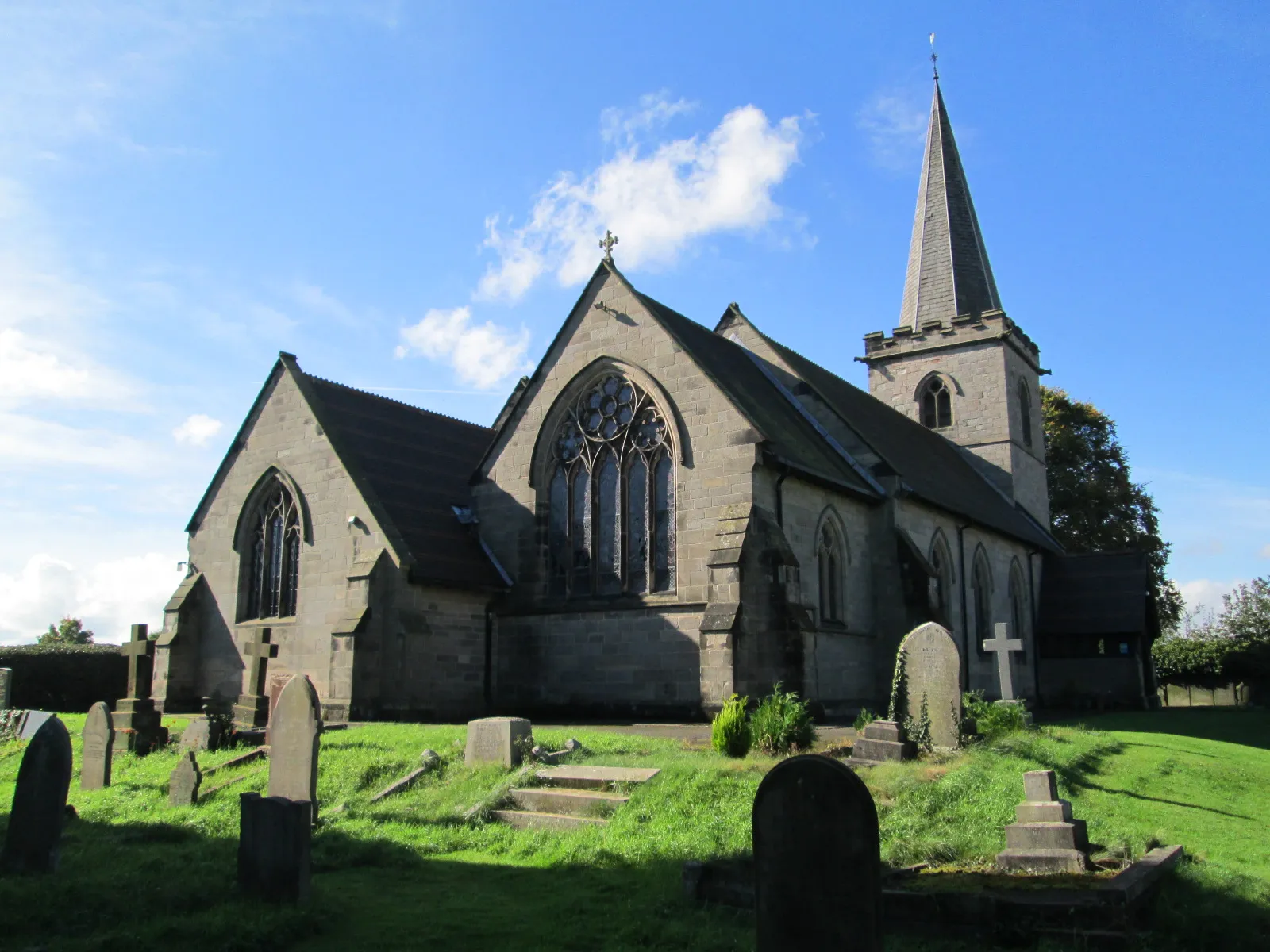 Photo showing: St Michael's Church in Rocester, Staffordshire, seen from the north-east.