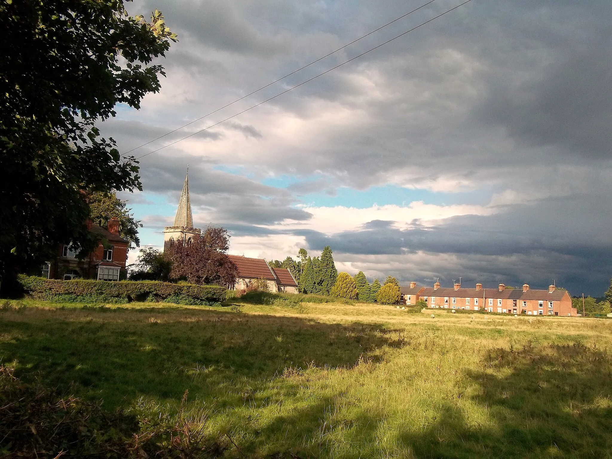 Photo showing: Abbey Fields and St Michael's Church in Rocester