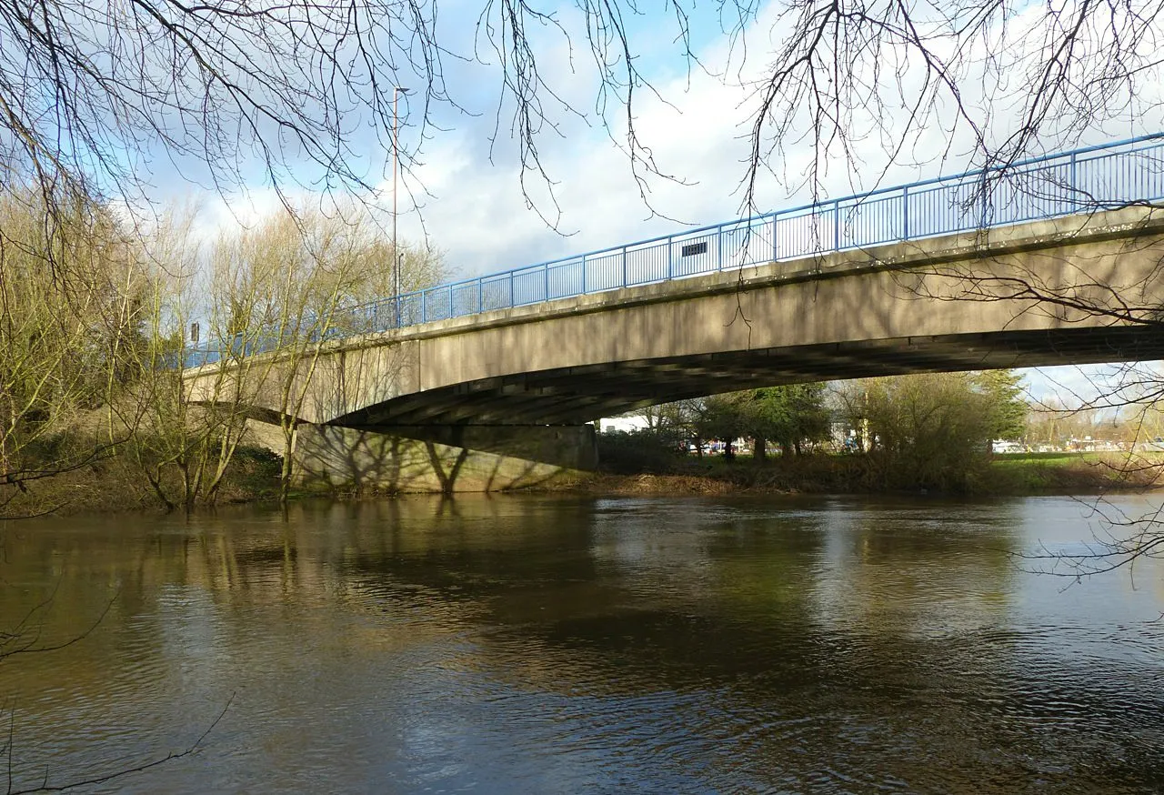 Photo showing: Cavendish Bridge, near Shardlow