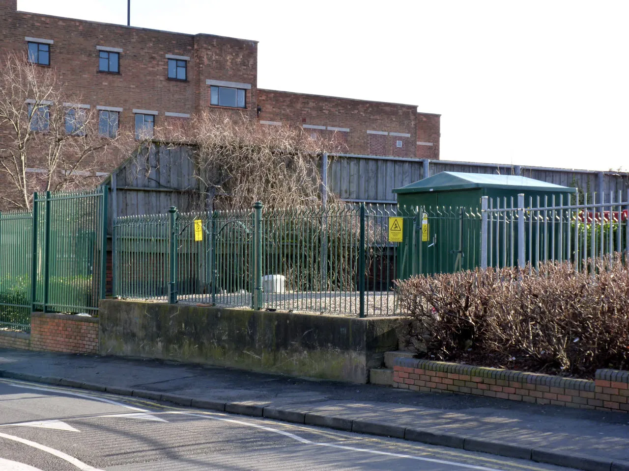 Photo showing: Electricity substation on Donington Road