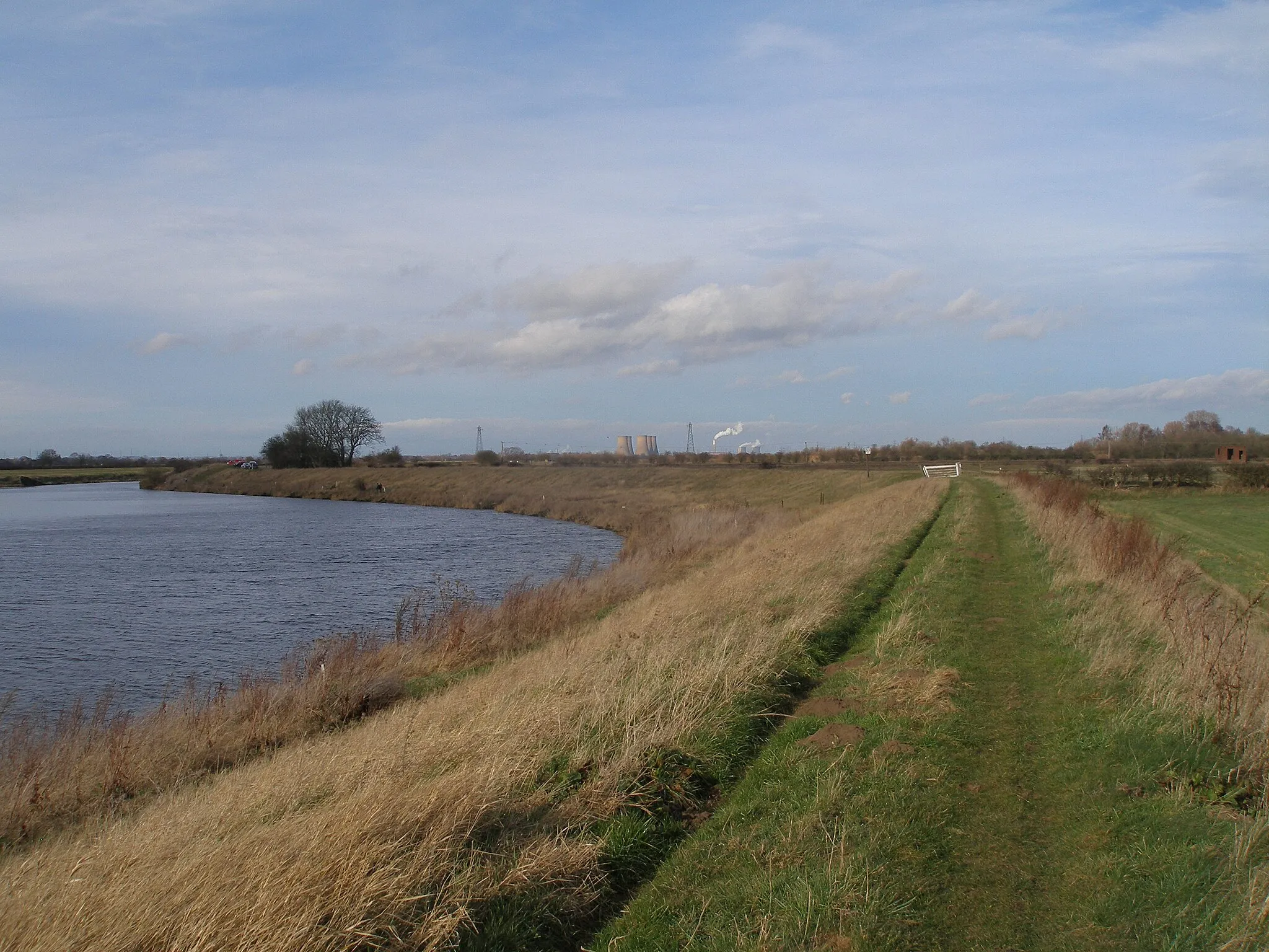 Photo showing: Approaching Besthorpe Wharf on the River Trent