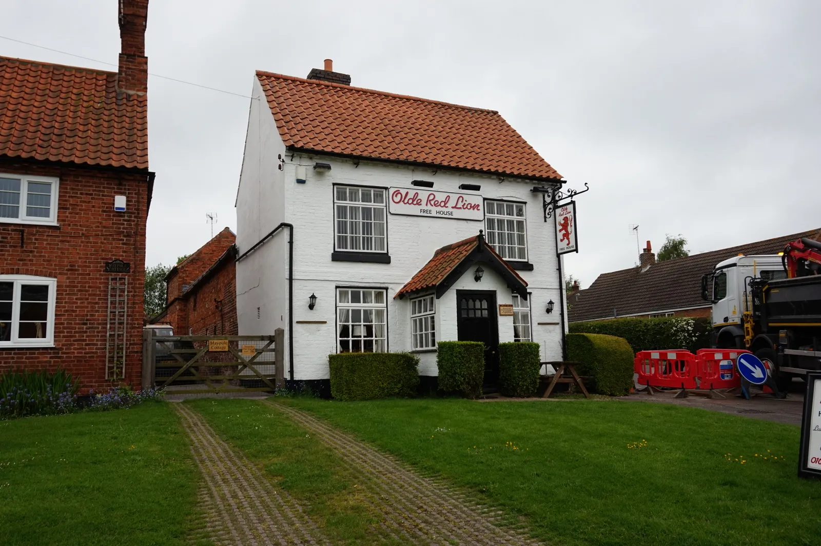 Photo showing: Olde Red Lion, Wellow