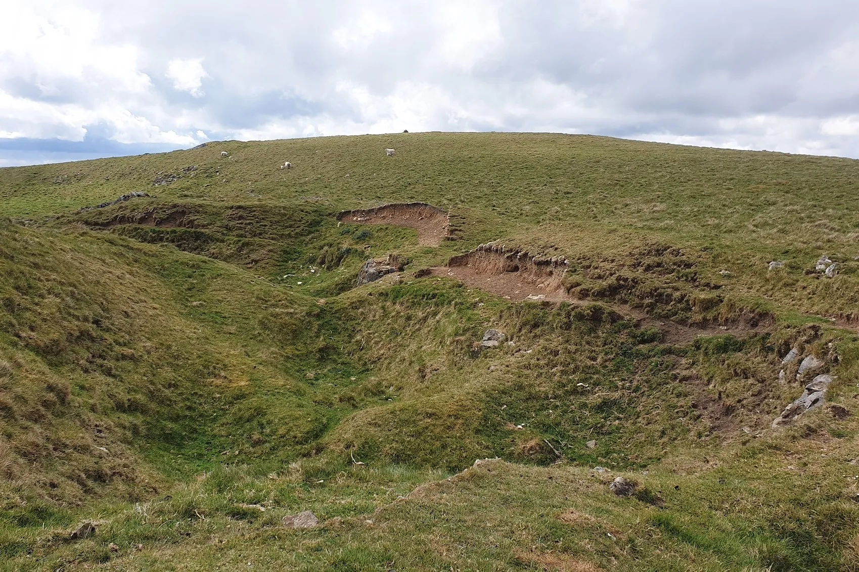 Photo showing: Eldon Hill Lead Mining Remains. Wikidata has entry Eldon Hill crushing circle, associated lead mining remains and palisaded enclosure on Eldon Hill (Q17675698) with data related to this item.