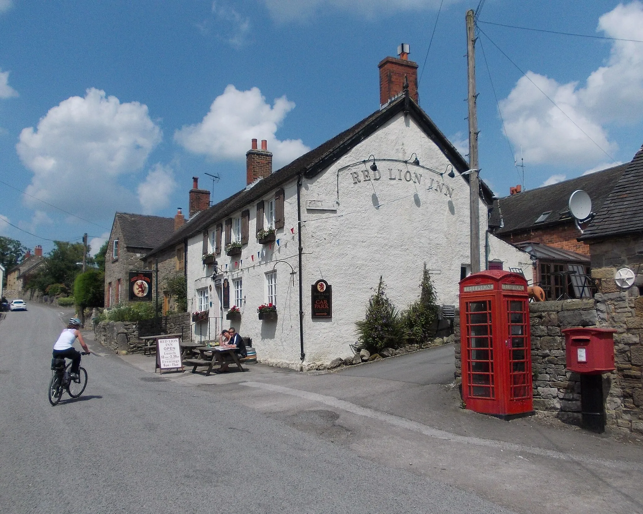 Photo showing: "Red Lion Inn" in Hognaston