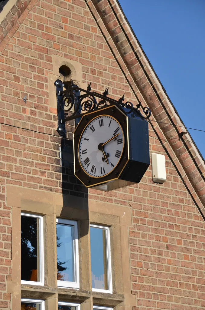 Photo showing: Lowdham Old School Clock