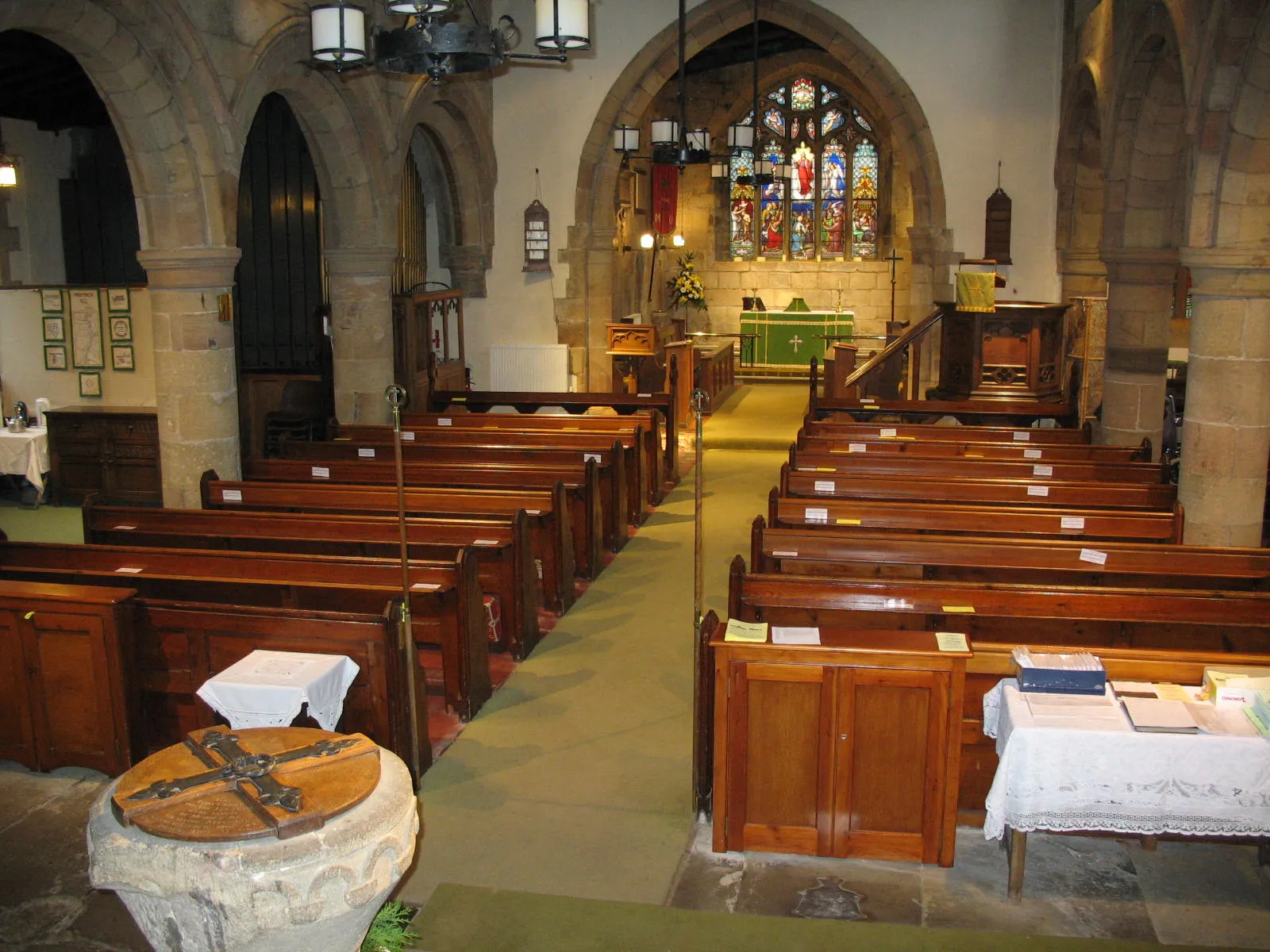 Photo showing: Interior, St Matthew's Church, Pentrich