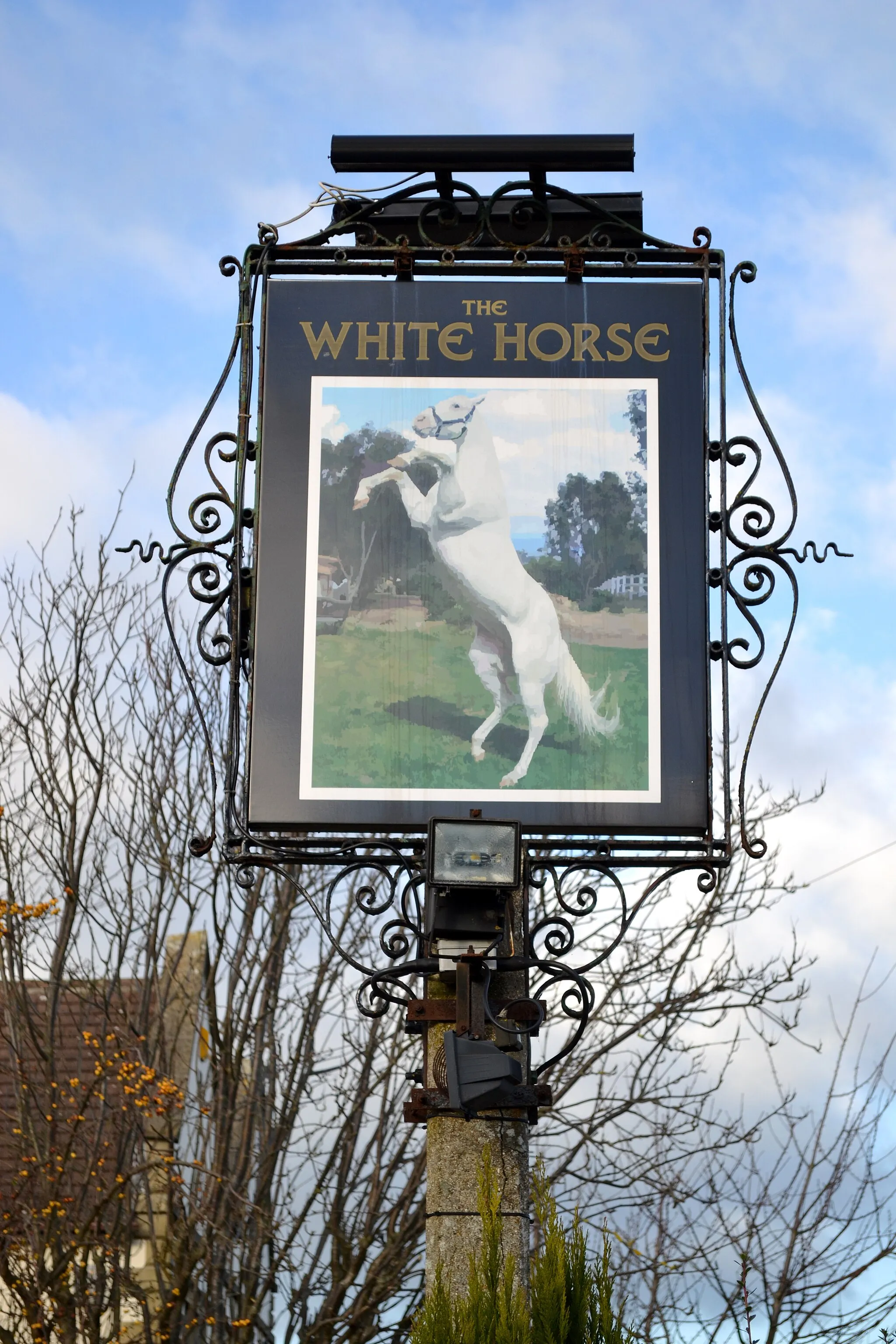 Photo showing: "The White Horse" pub sign in Woolley Moor