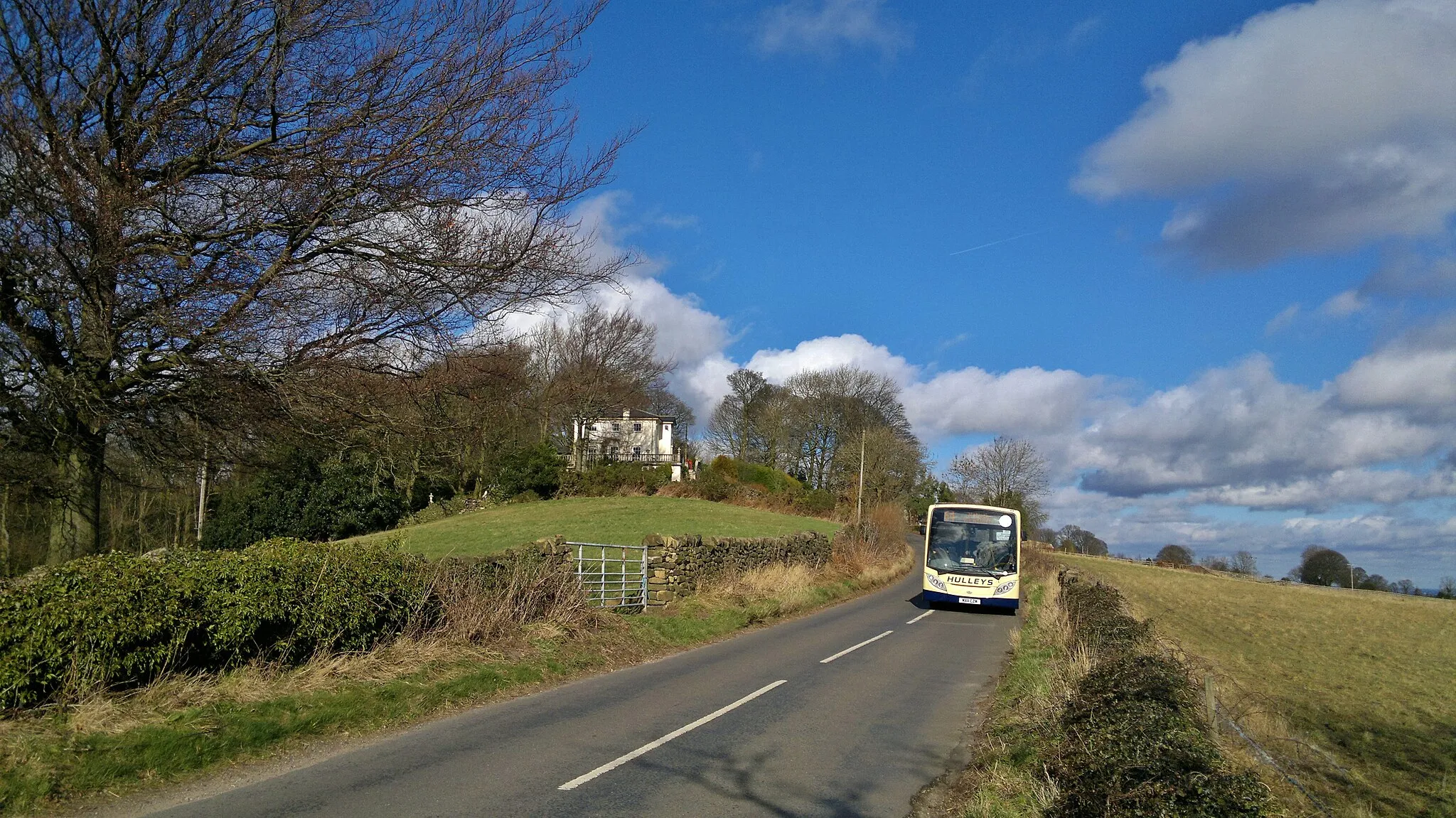 Photo showing: Hulley's 64 bus for Matlock via Ashover leaves Littlemoor