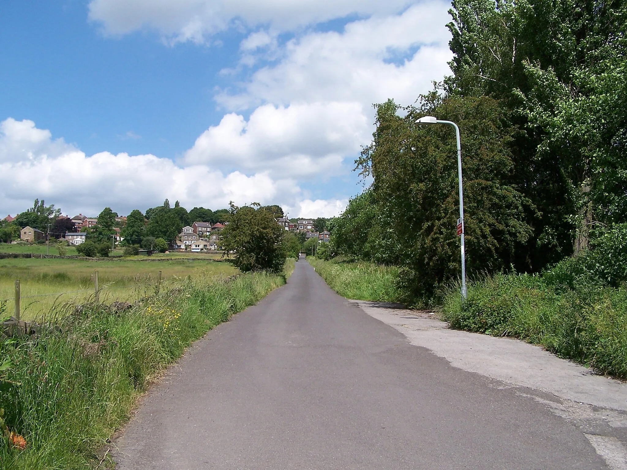 Photo showing: Black Lane, Loxley Valley, Sheffield. Black Lane runs from Loxley Road and gives access to the Olive Mill area and Low Matlock Lane.  Loxley Chase Farm is visible on the upper left side ... see 1709930 1709975