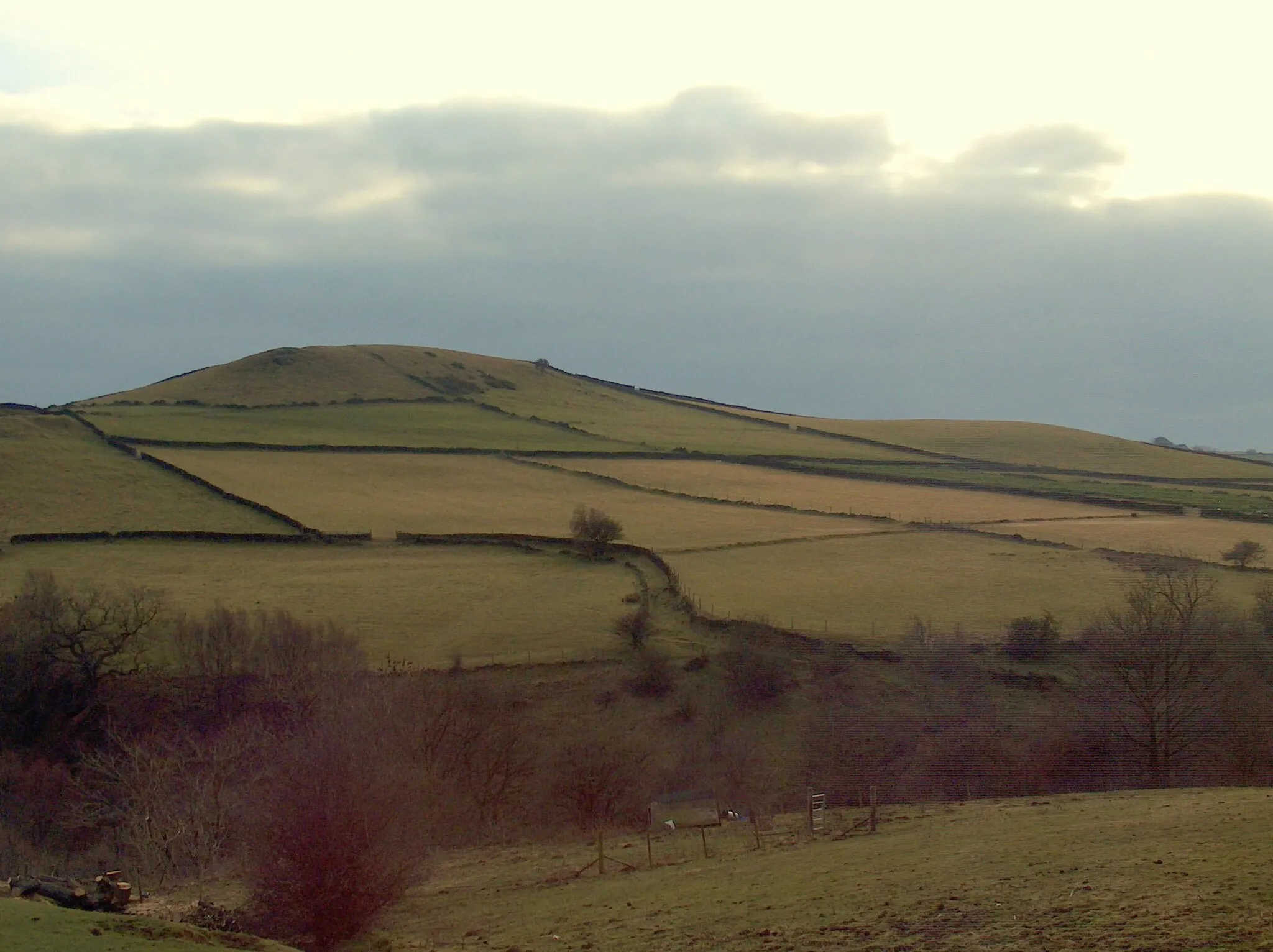 Photo showing: Abney Low viewed from the eastern edge of Abney