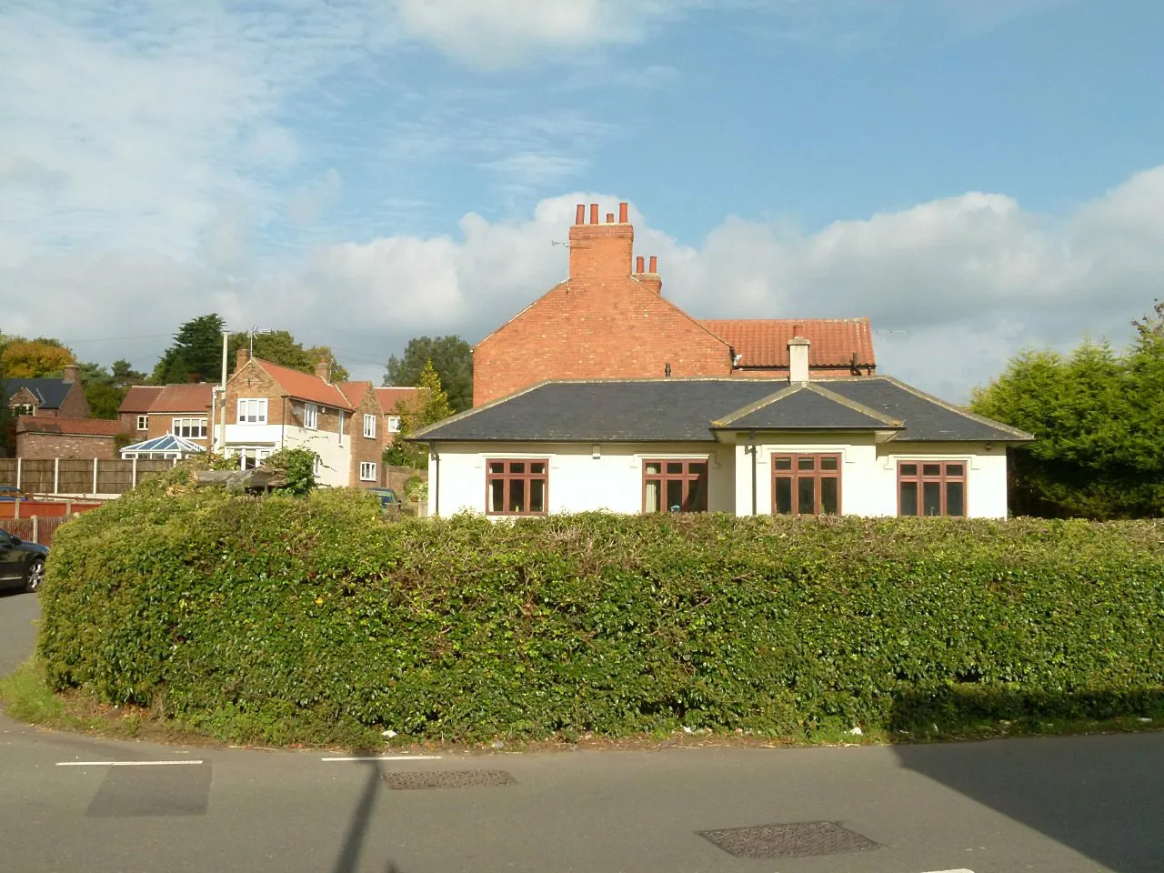 Photo showing: Photograph of the former school hall, Ordsall, Nottinghamshire, England