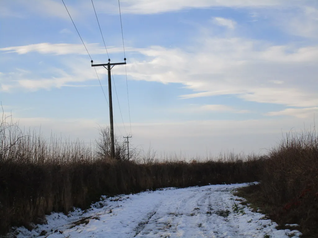 Photo showing: Approaching a bend on Dolegate Road