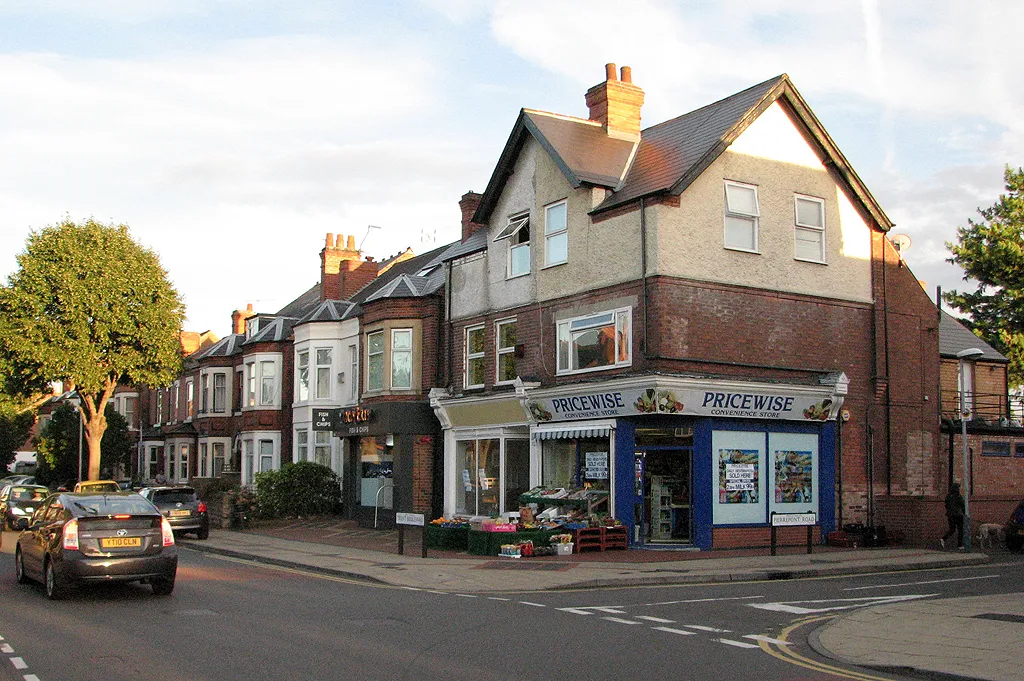 Photo showing: Lady Bay: chip shop and corner shop