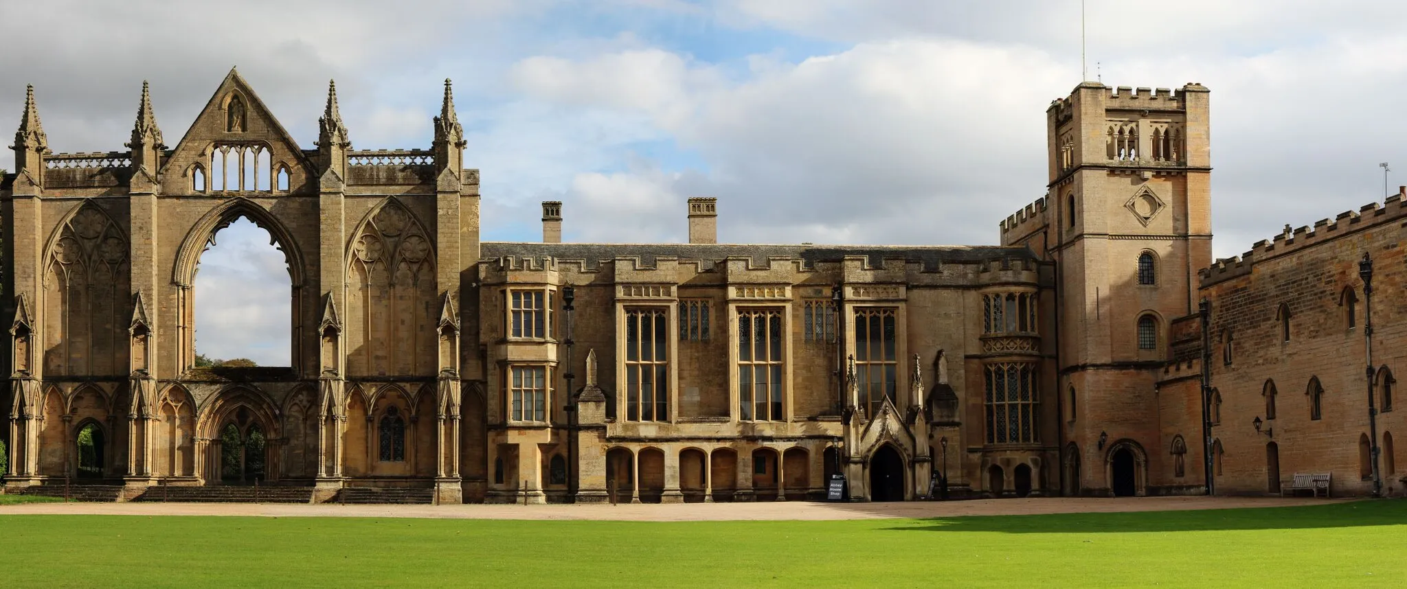 Photo showing: Newstead Abbey