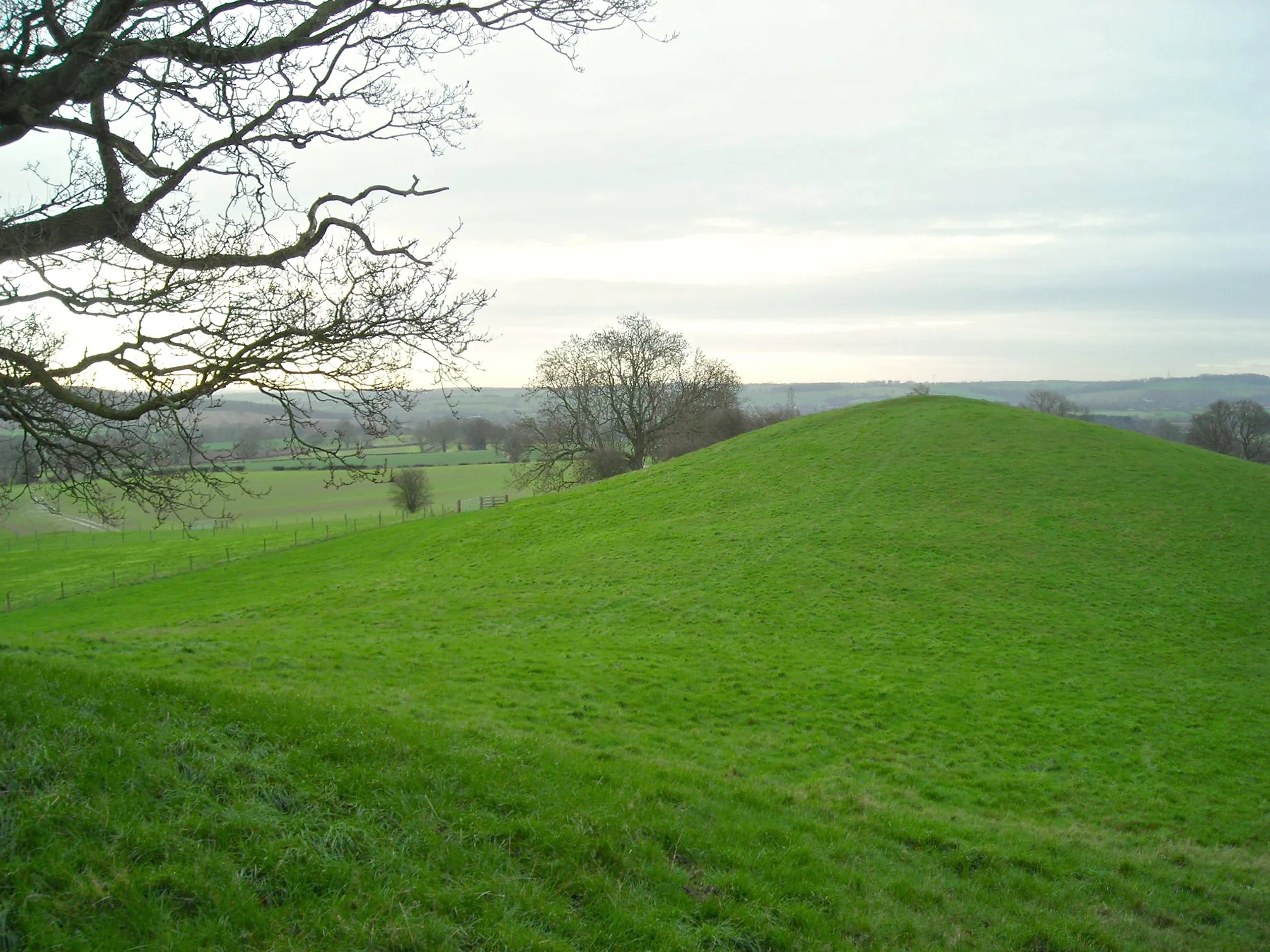 Photo showing: Burial mound from Robin Hood Hill