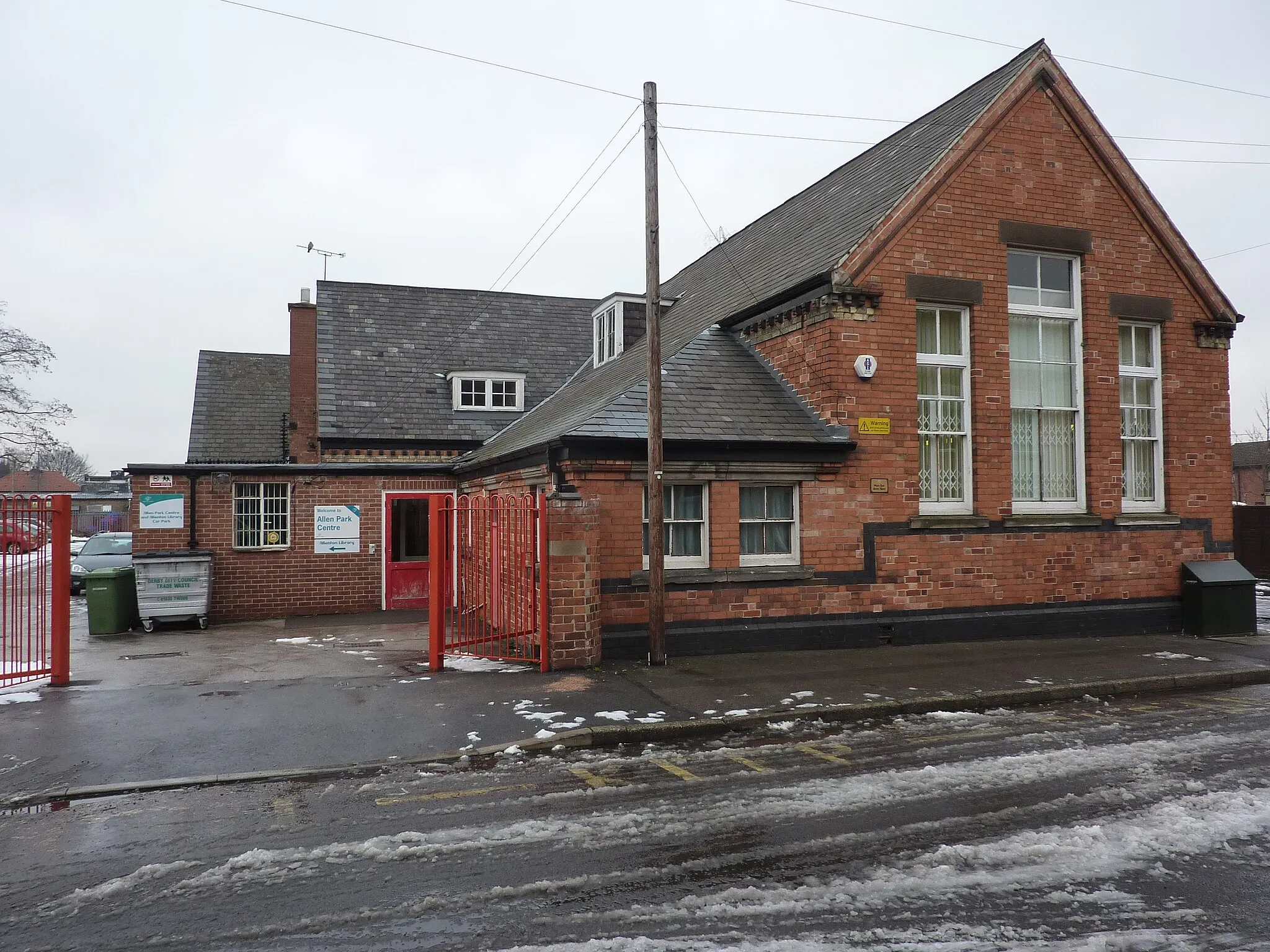 Photo showing: Allen Park Centre and Allenton Library