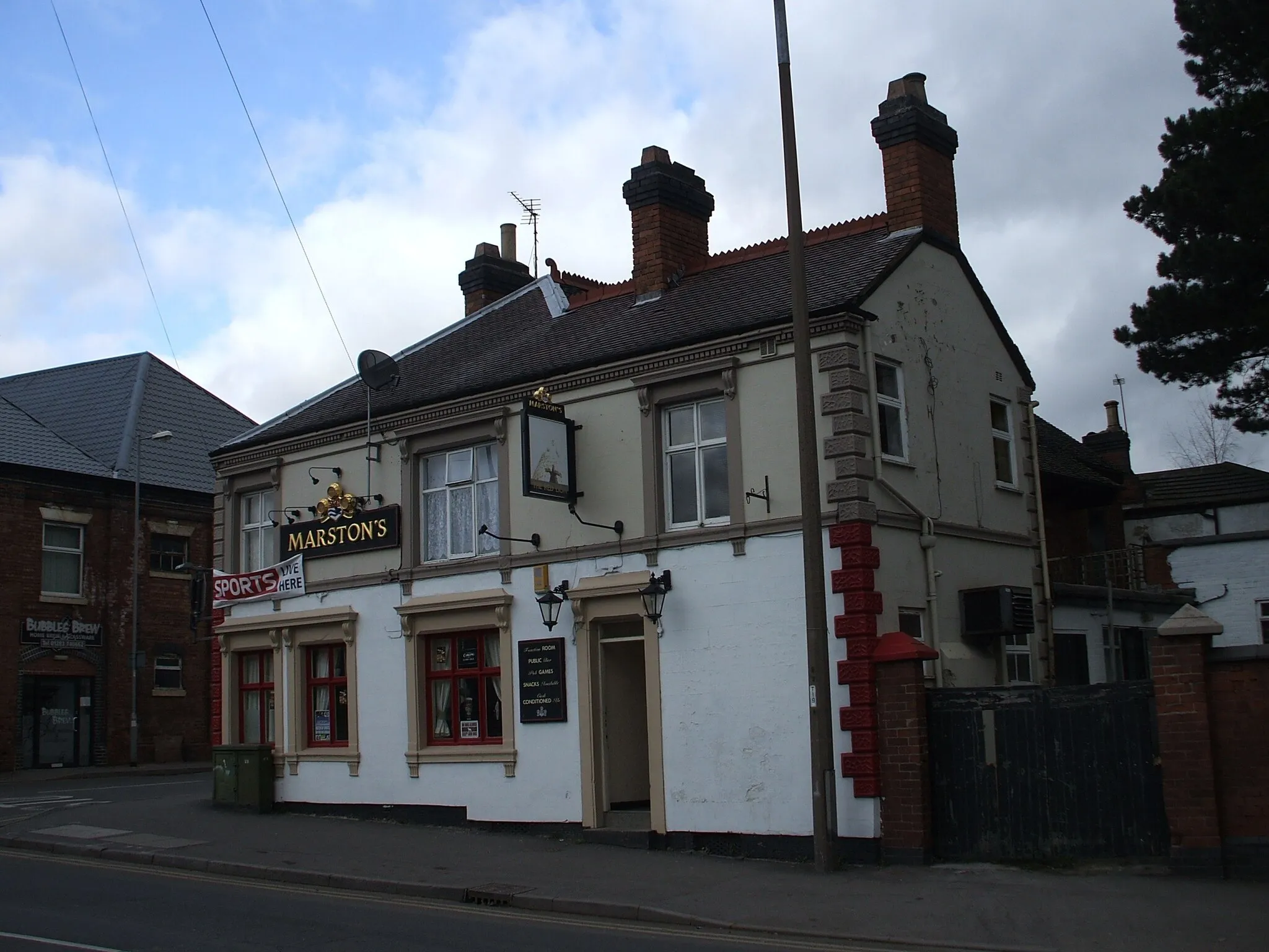 Photo showing: Public house in Horninglow, Staffordshire