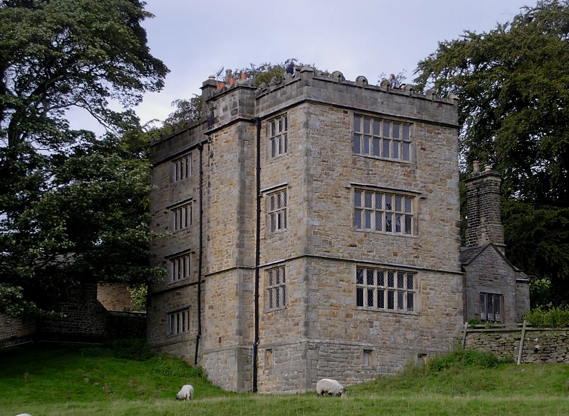 Photo showing: North Lees - Hall