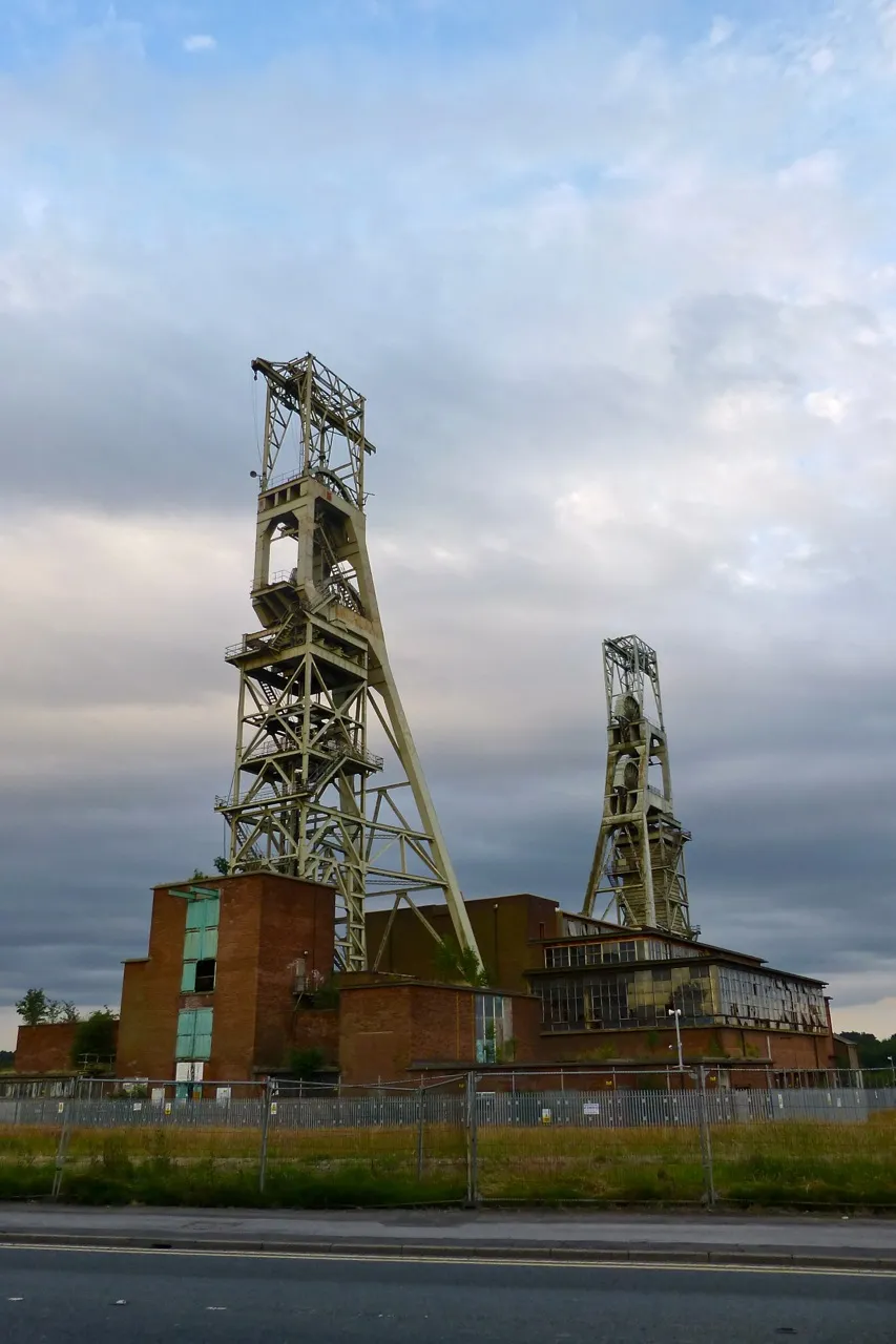 Photo showing: Clipstone Colliery headstocks