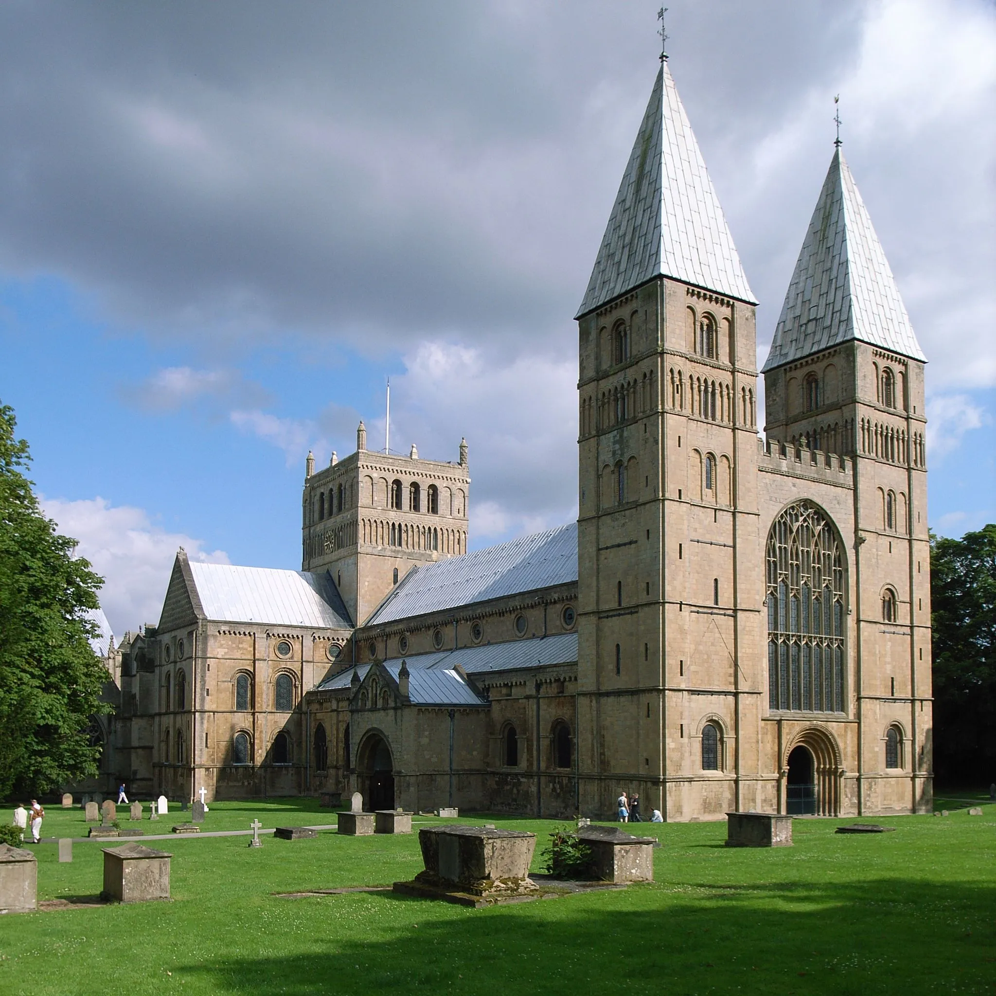 Photo showing: Southwell Minster - view from the north west