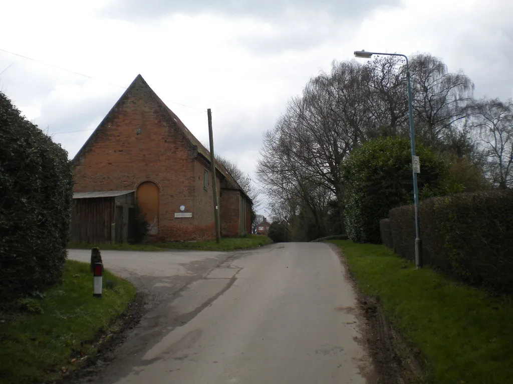 Photo showing: Approaching Bridle Road Farm, Halloughton