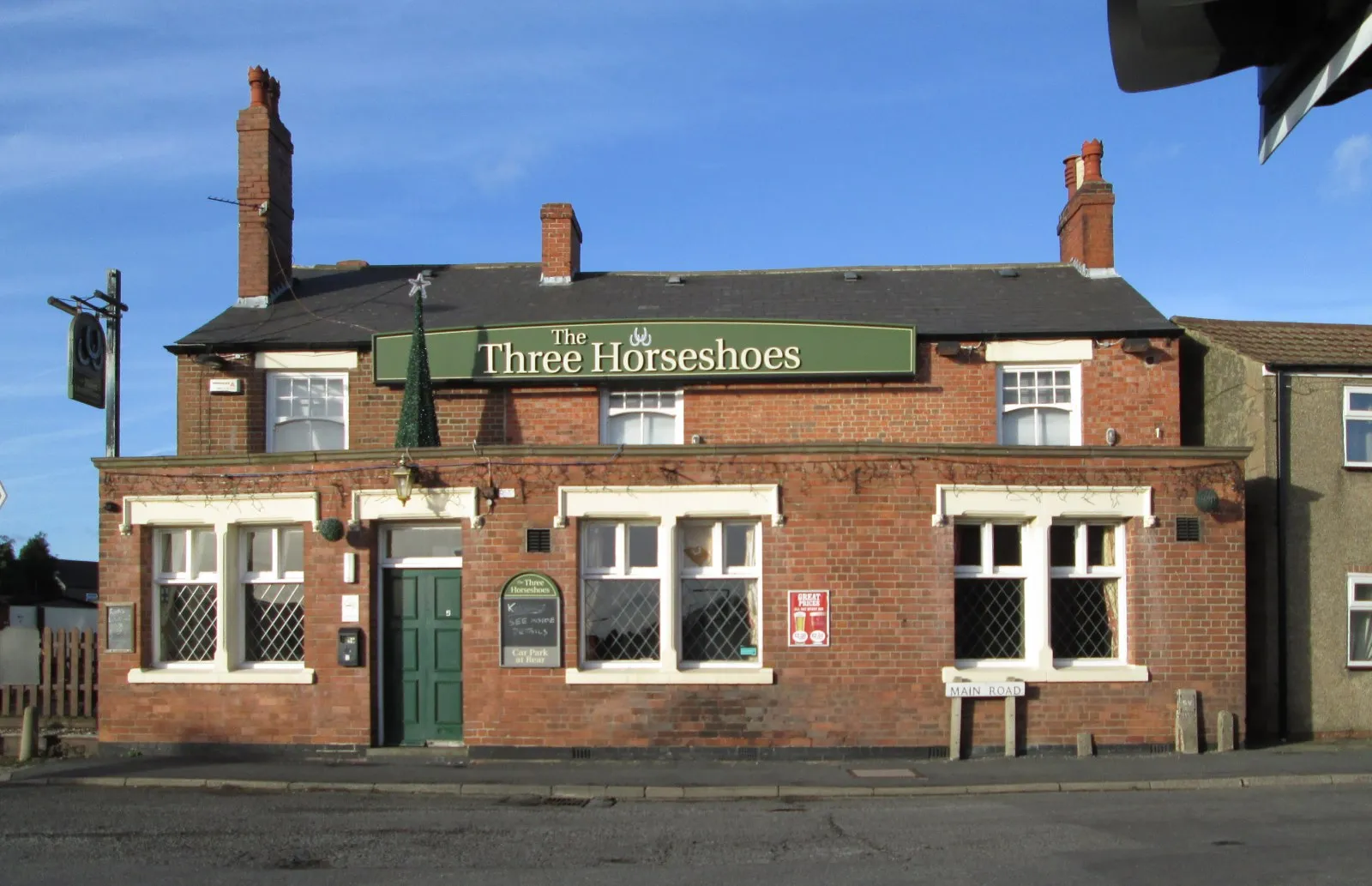 Photo showing: Leabrooks - The Three Horseshoes