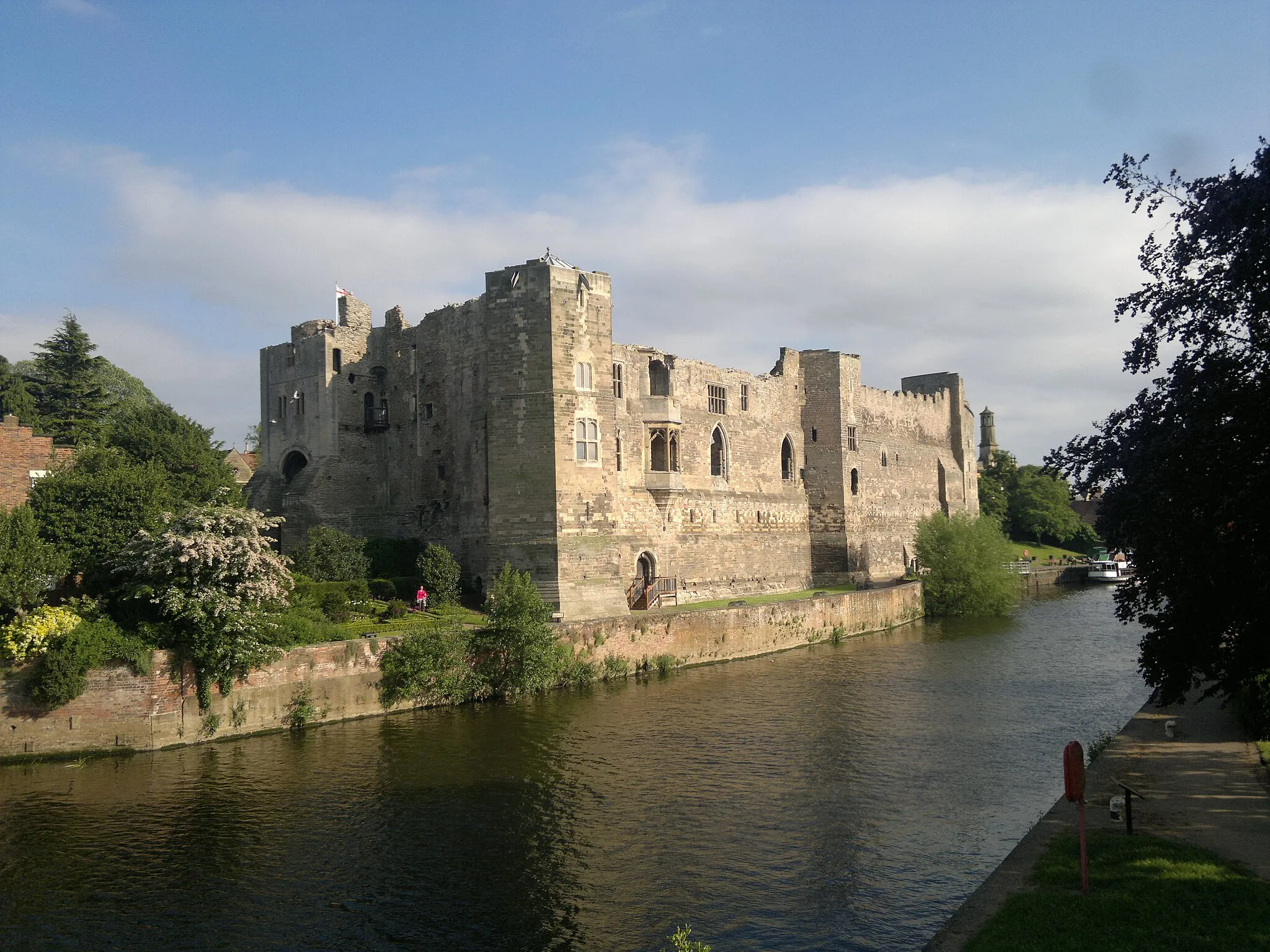 Photo showing: Newark Castle (Nottinghamshire) seen from the north west