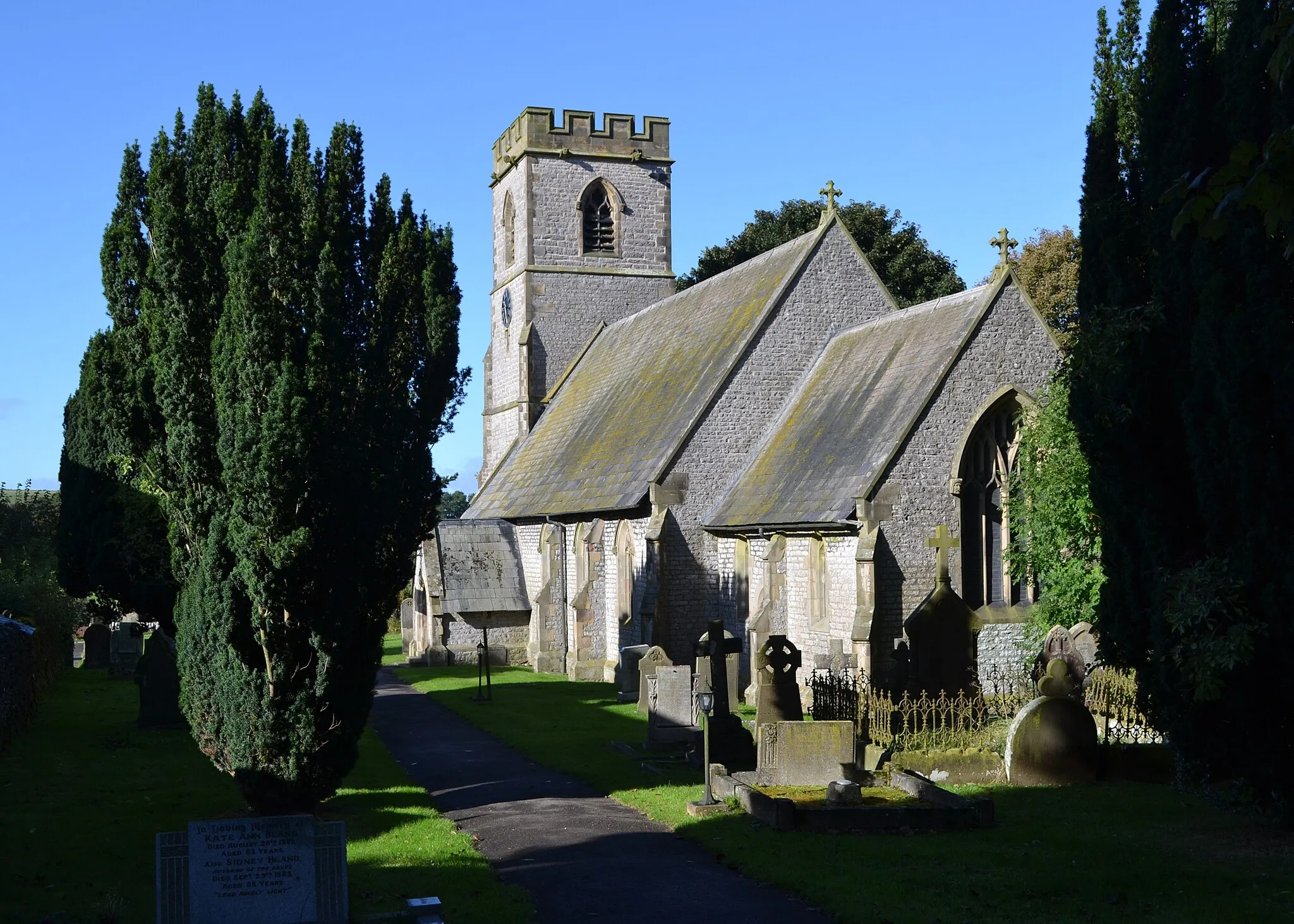 Photo showing: St Thomas's Church in Biggin