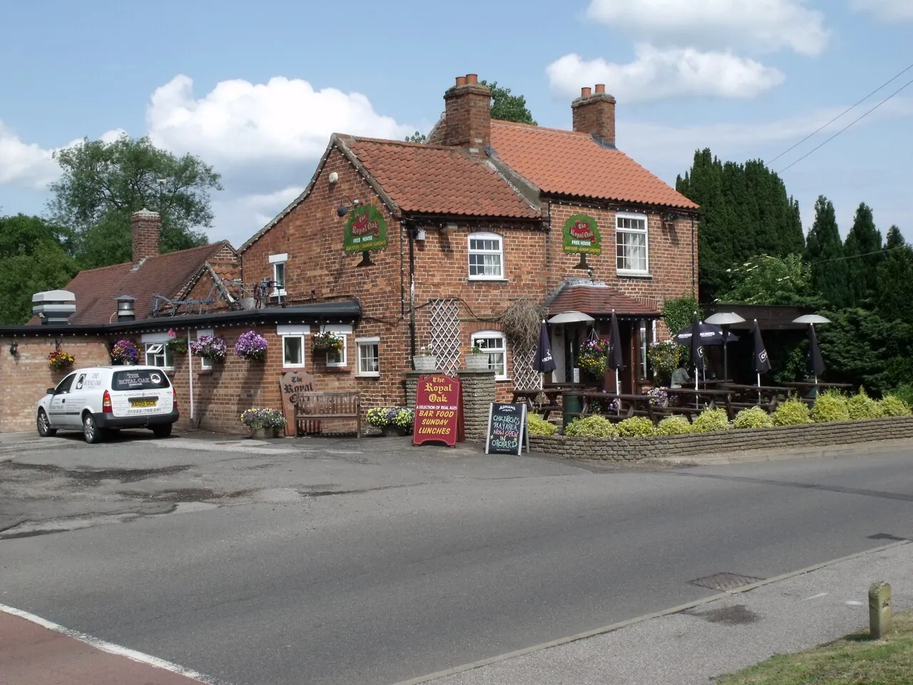 Photo showing: Royal Oak Pub, Aubourn