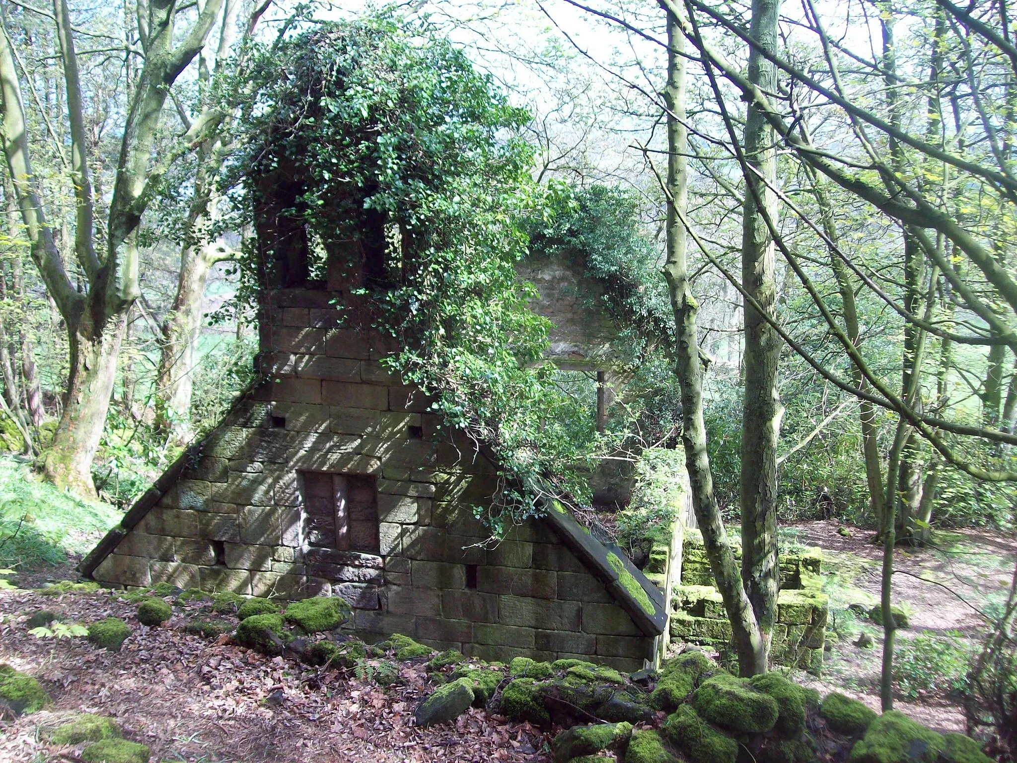 Photo showing: The Remains of Holy Trinity Chapel