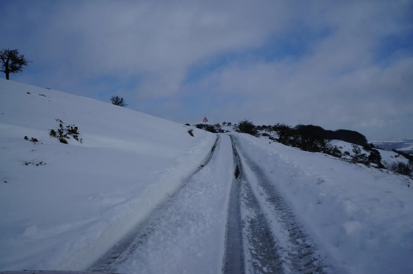 Photo showing: Moor Road on Longstone Edge