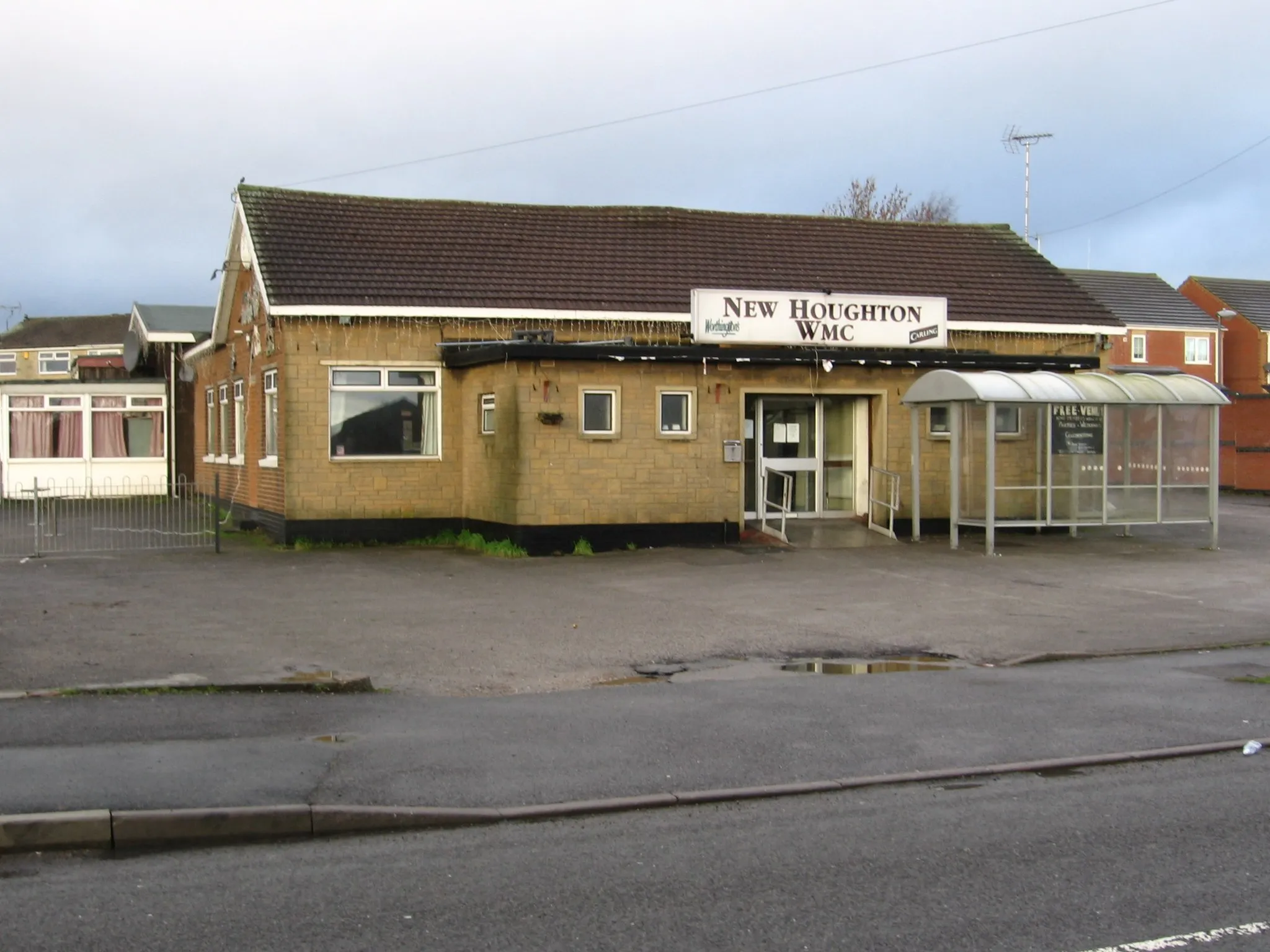 Photo showing: New Houghton - Working Mens Club