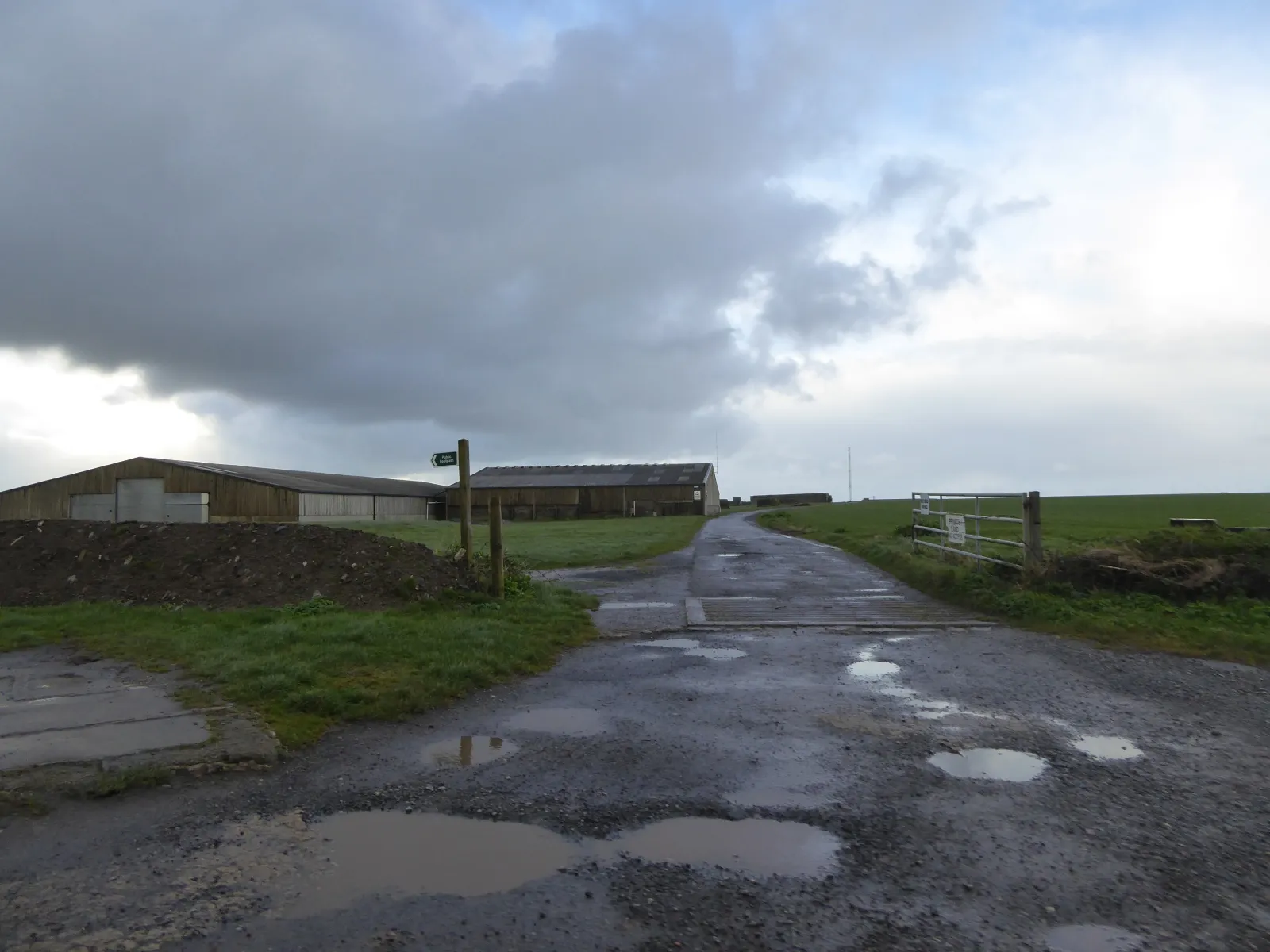 Photo showing: Access to the former RAF airfield at East Soar