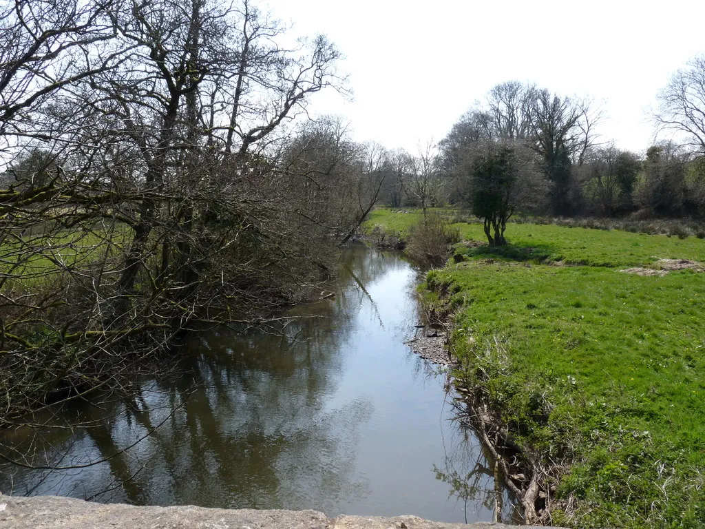 Photo showing: The view downstream from Putford Bridge