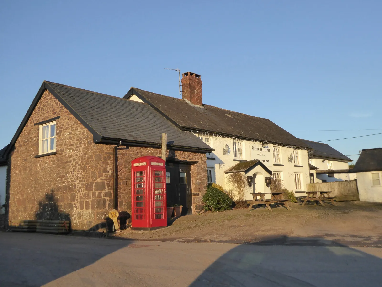 Photo showing: The Cruwys Arms, Pennymoor