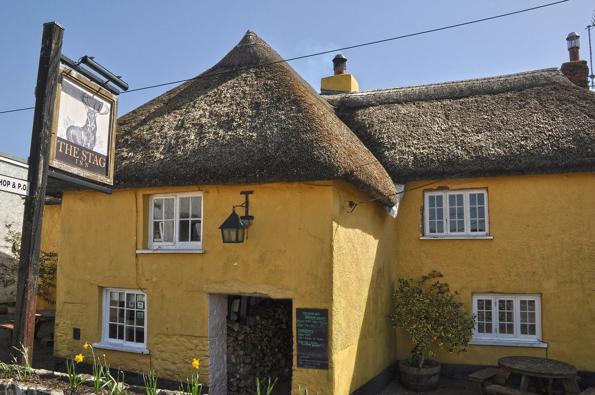 Photo showing: Rackenford : The Stag Inn