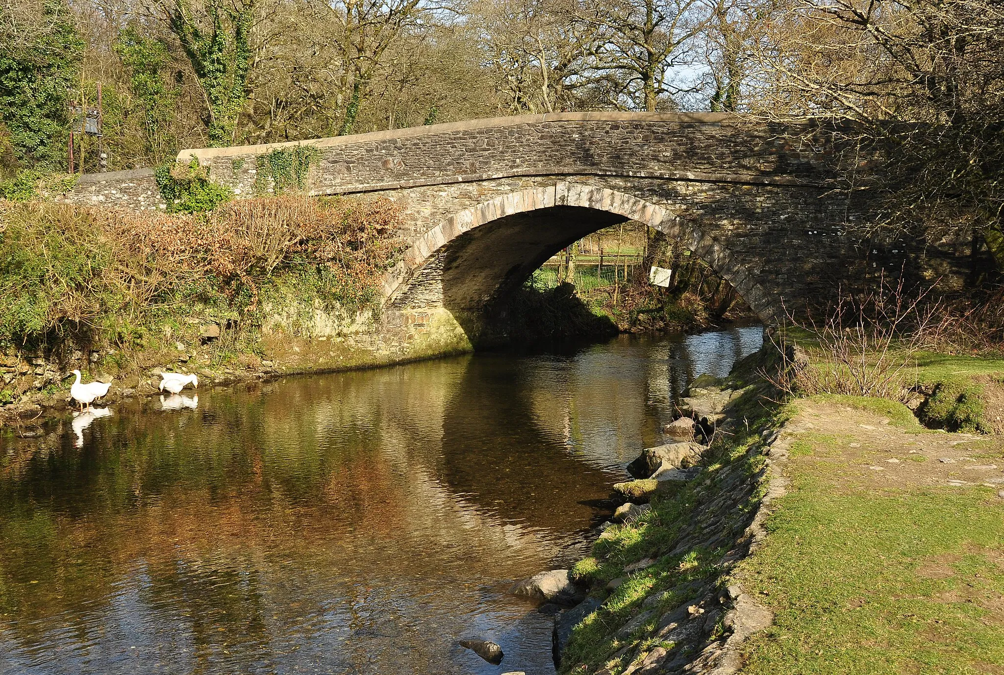 Photo showing: Bedford Bridge crossing the River Walkham, near Horrabridge on Dartmoor.