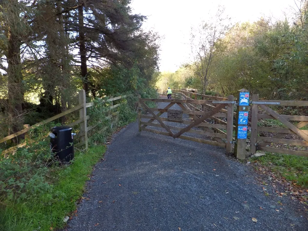Photo showing: Drake's Trail leading to Tavistock