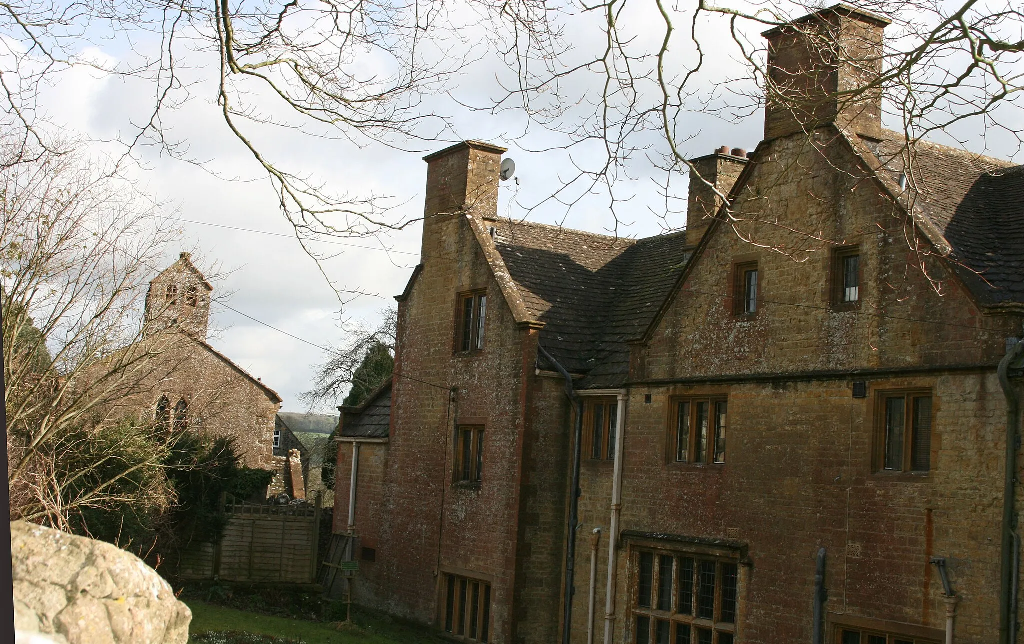 Photo showing: Wayford Manor and Chapel