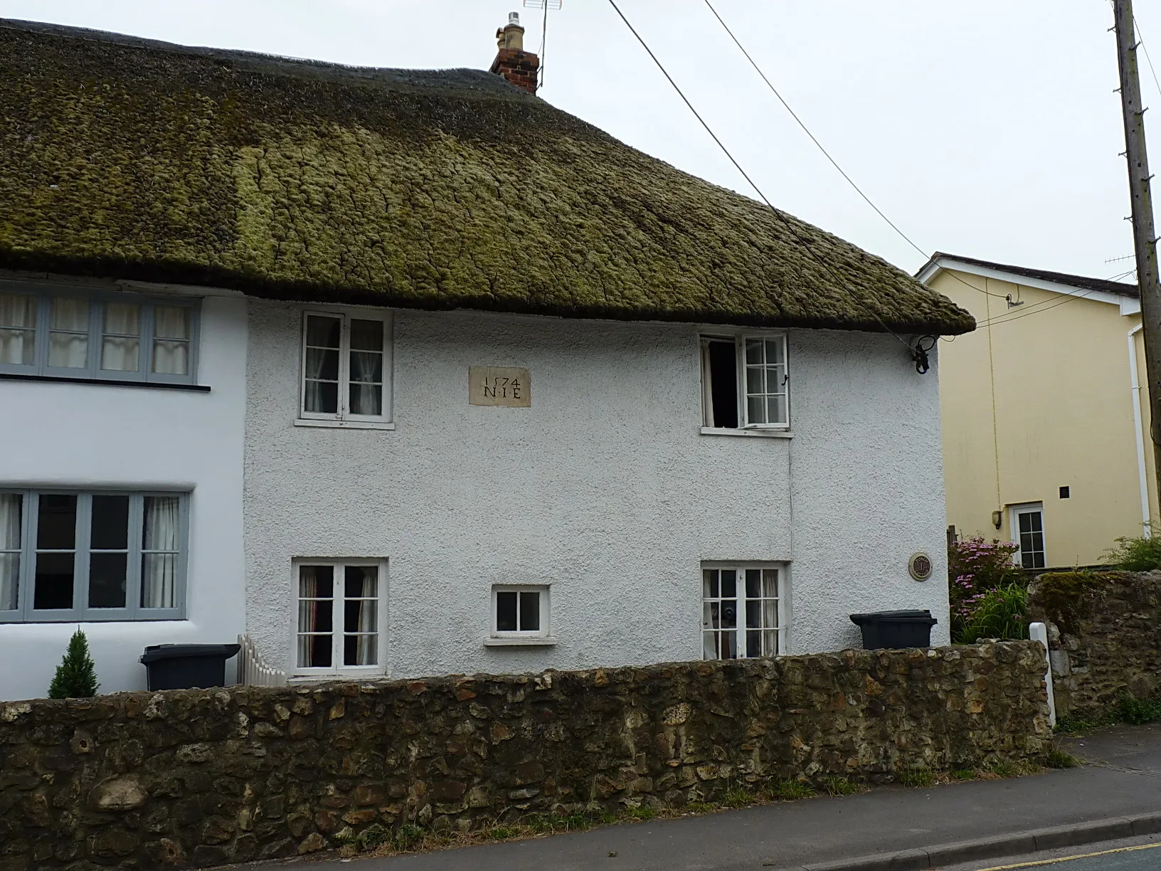 Photo showing: 1 & 2, Porch Cottages, Church Street