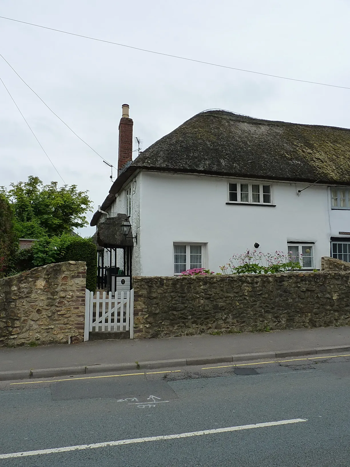 Photo showing: 4, Porch Cottages, Church Street