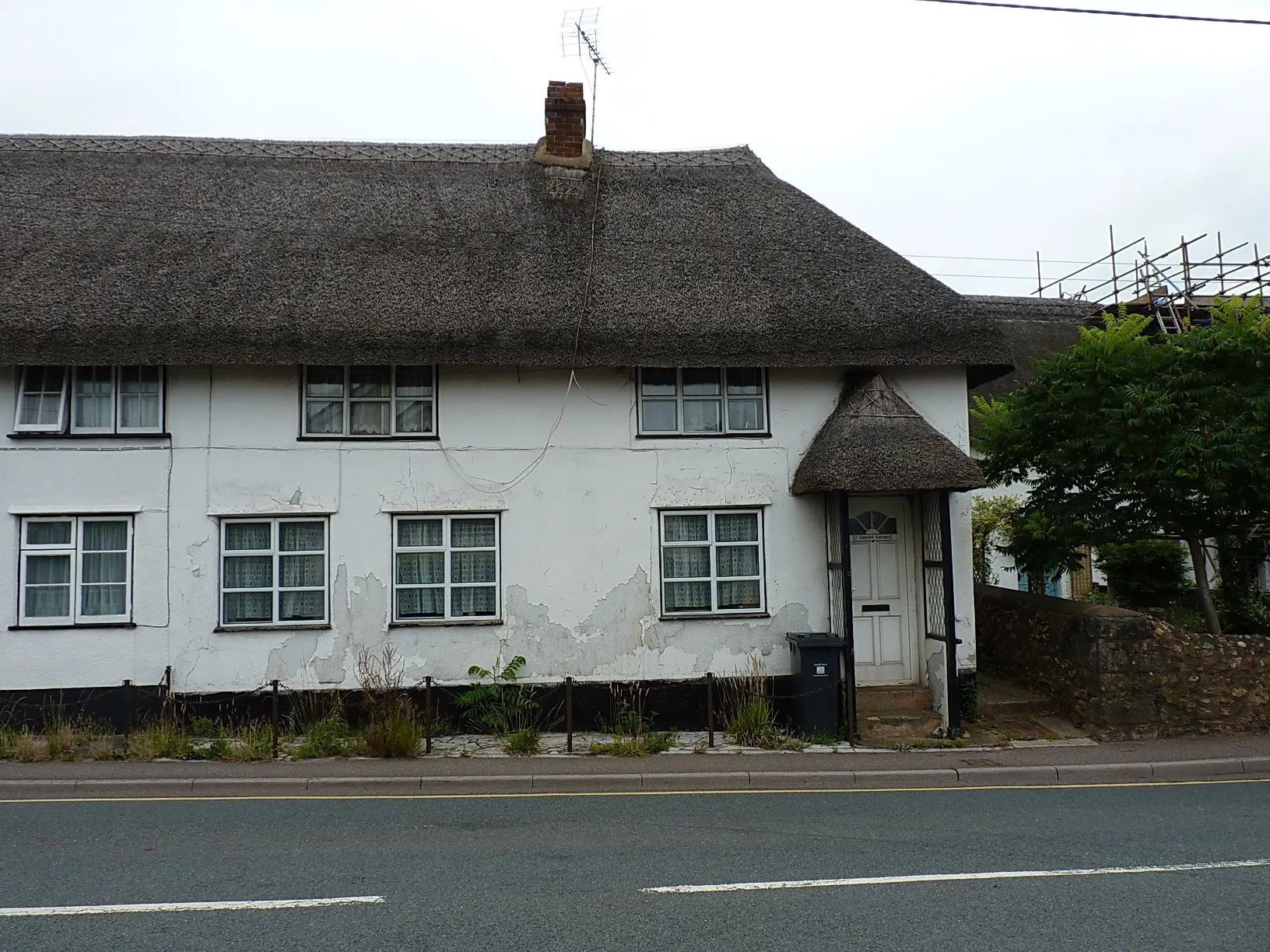 Photo showing: 2, Thatched Cottages, Church Street