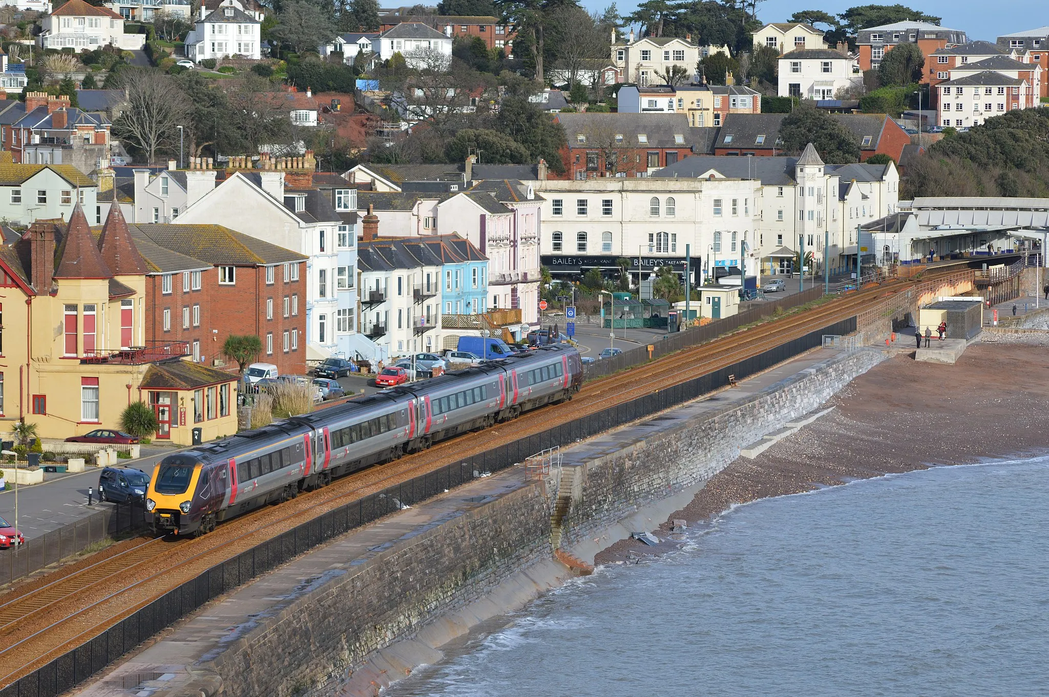 Photo showing: A view of Dawlish seafront.