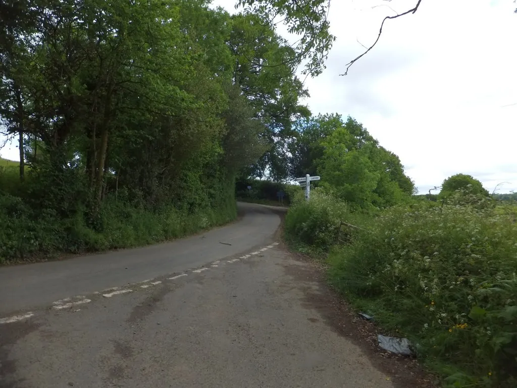 Photo showing: The staggered junction at Cheldon Cross