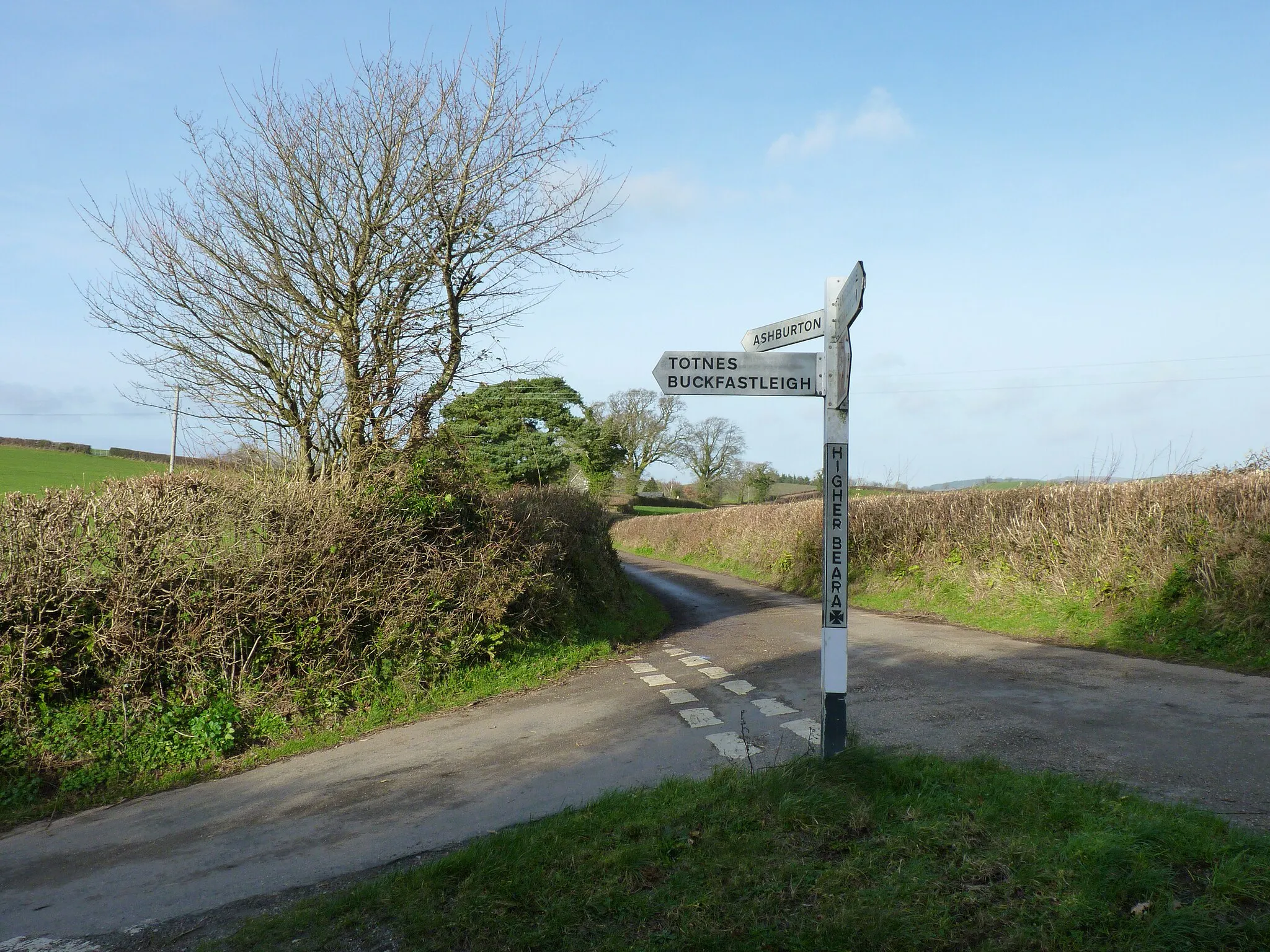 Photo showing: Road junction near High Beara, Landscove