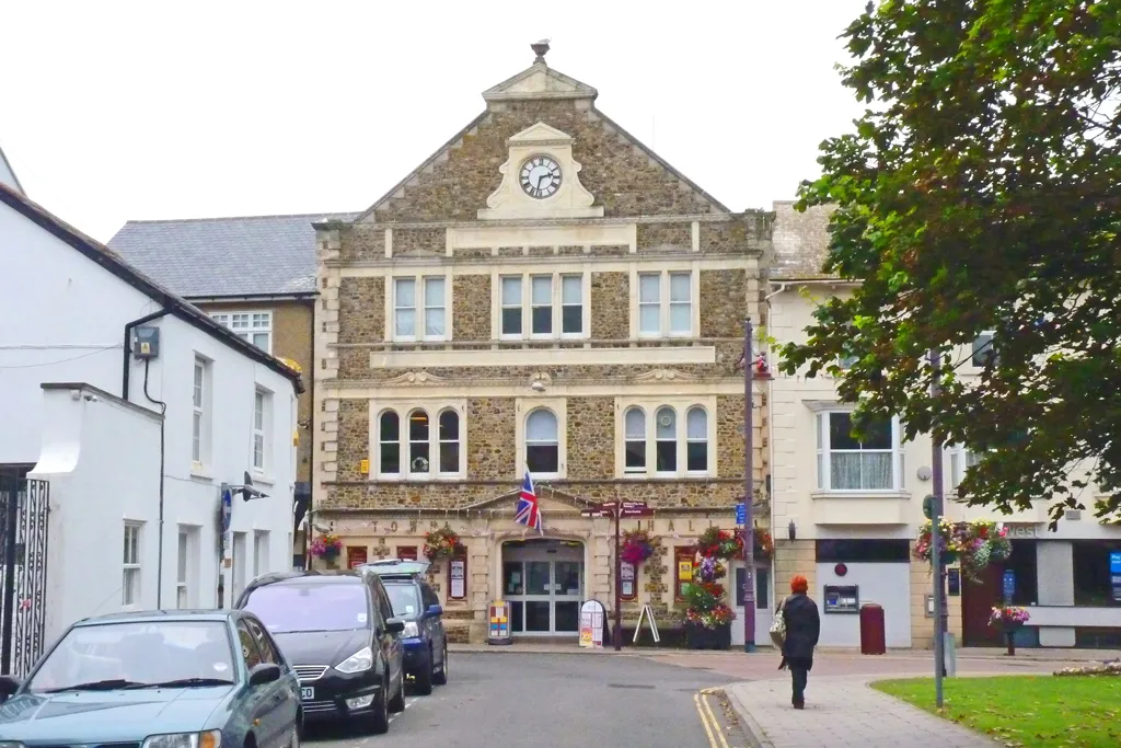 Photo showing: Seaton Town Hall