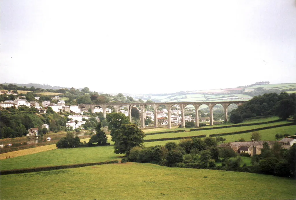 Photo showing: Looking across fields to Calstock