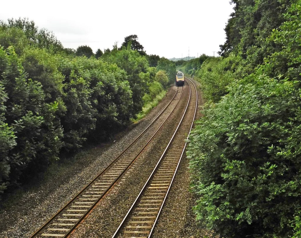 Photo showing: An HST passes Willand with a train for Paddington