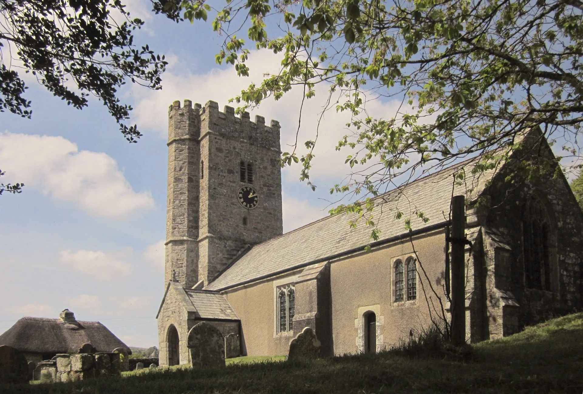 Photo showing: St Peter's church, Buckland in the Moor