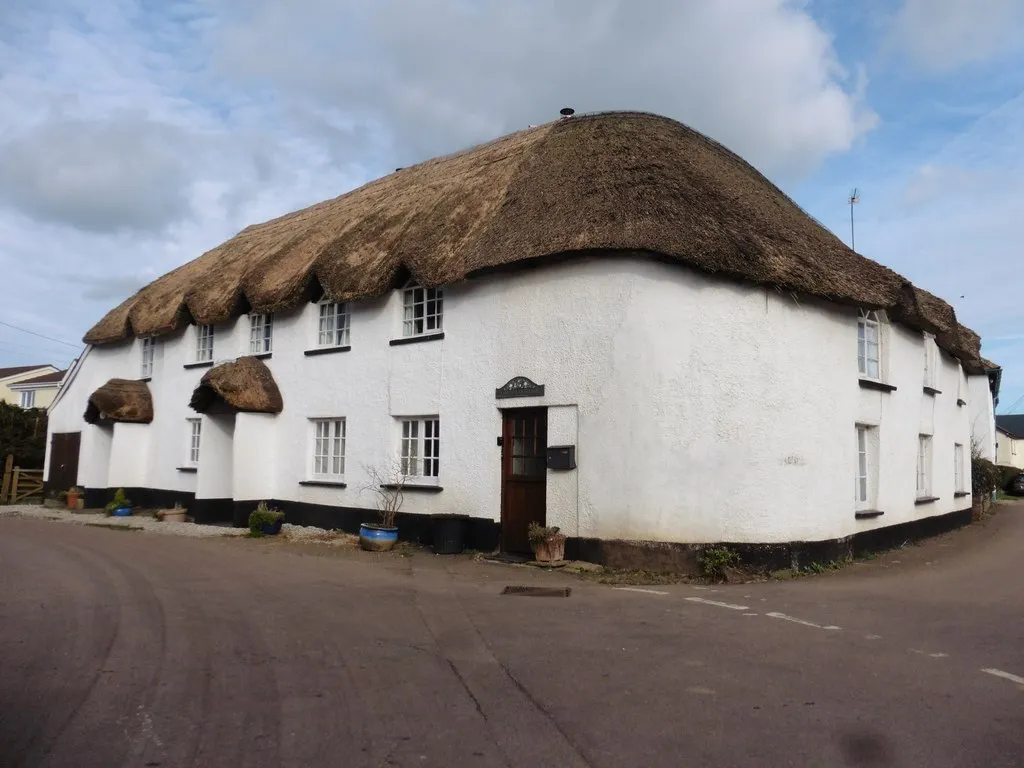 Photo showing: Corner Cottage, Puddington